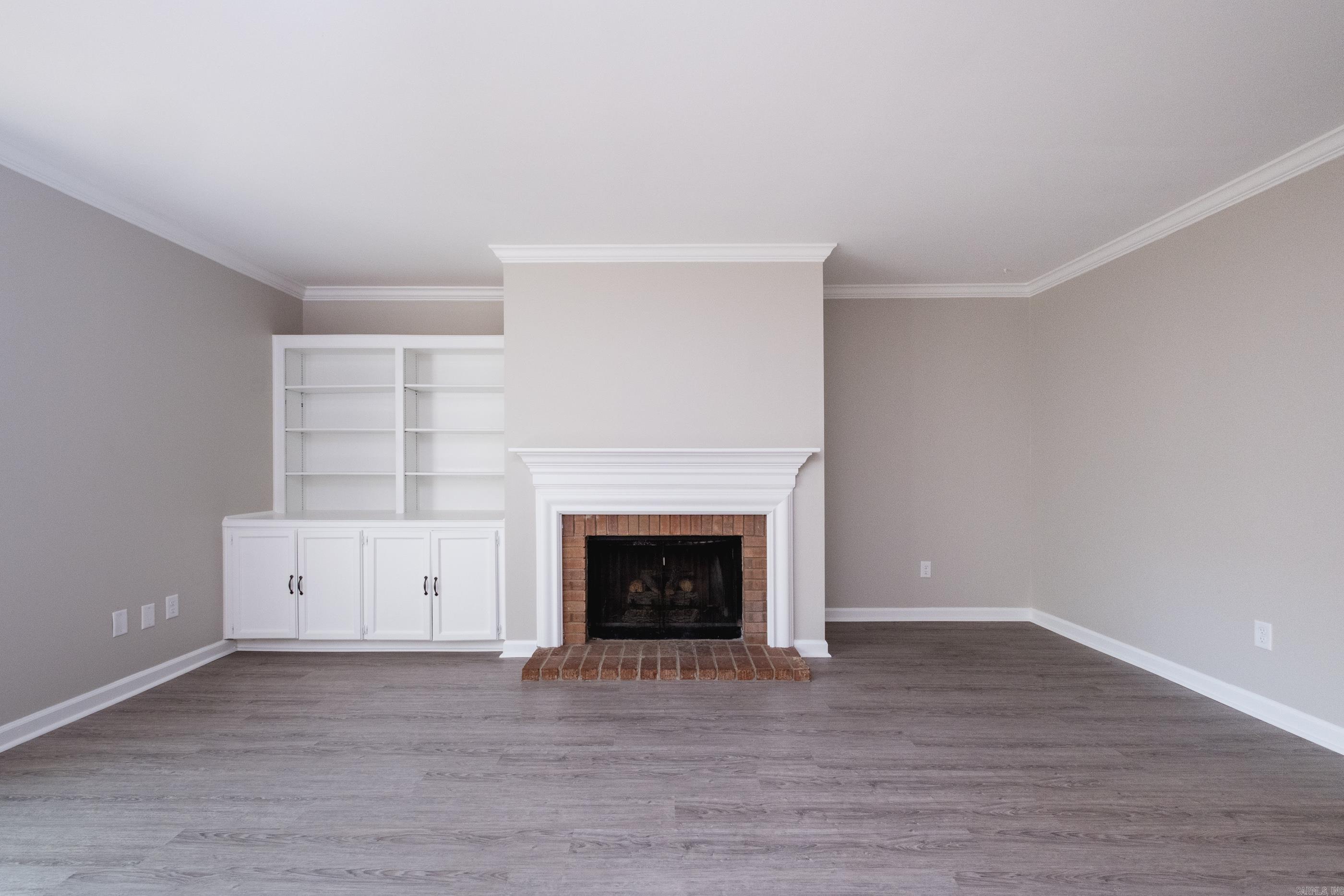 KINGSBRIDGE TWNHSE - Residential