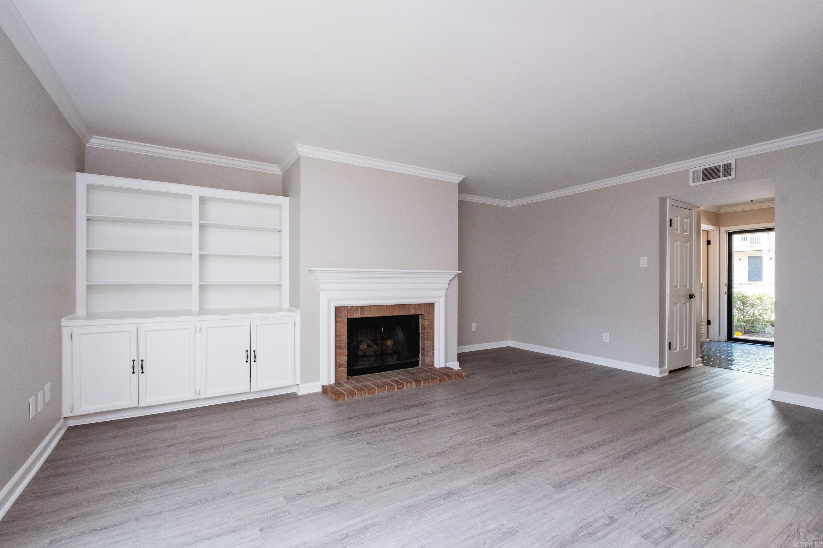 KINGSBRIDGE TWNHSE - Residential