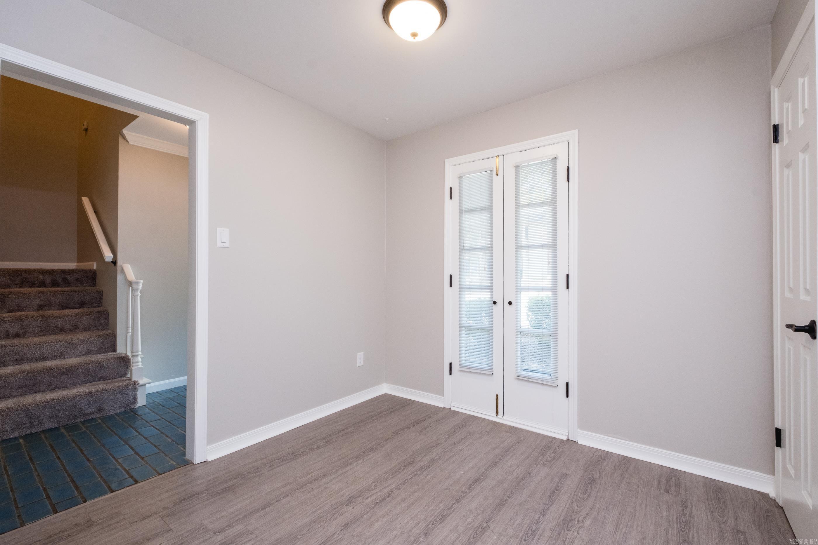 KINGSBRIDGE TWNHSE - Residential