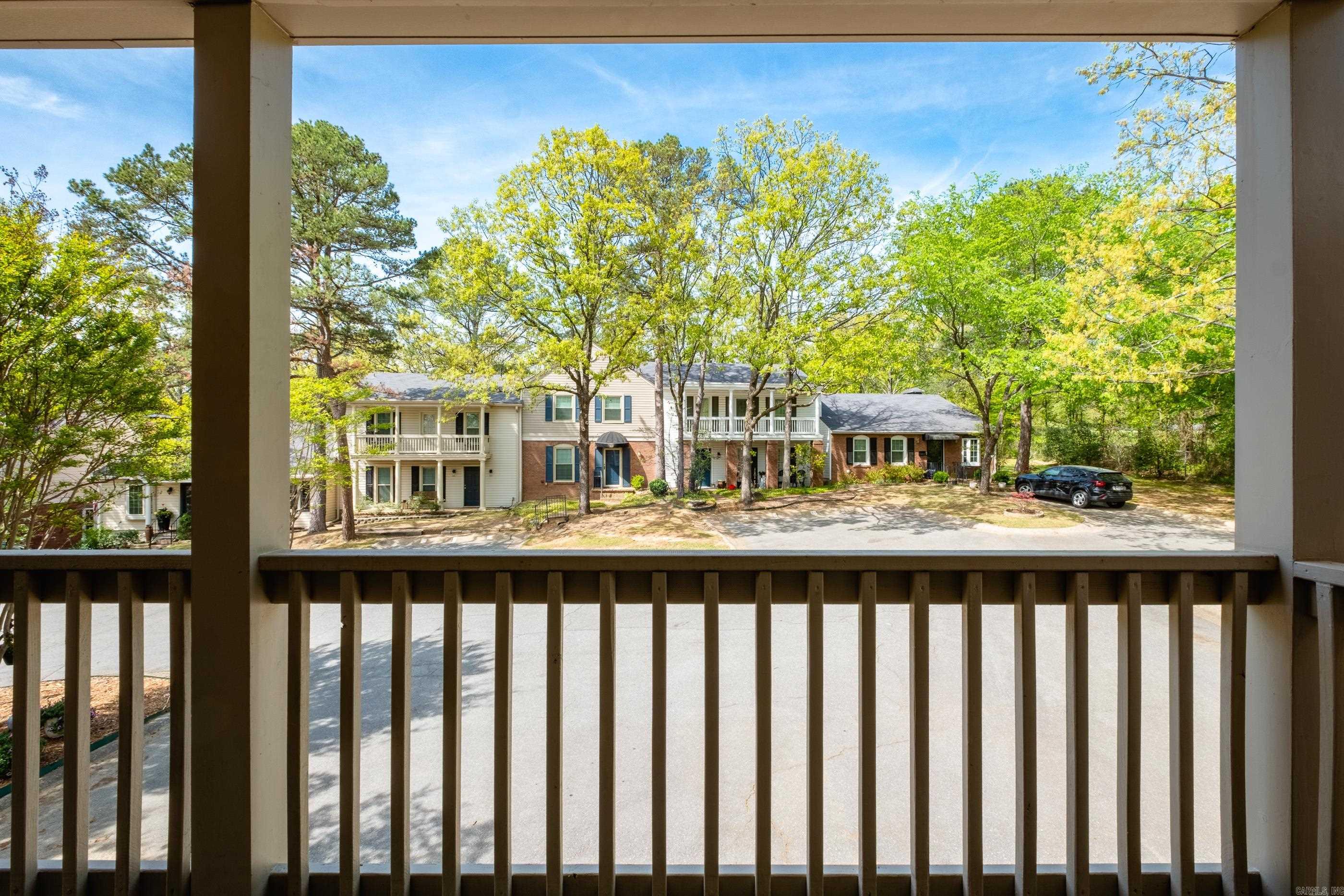 KINGSBRIDGE TWNHSE - Residential