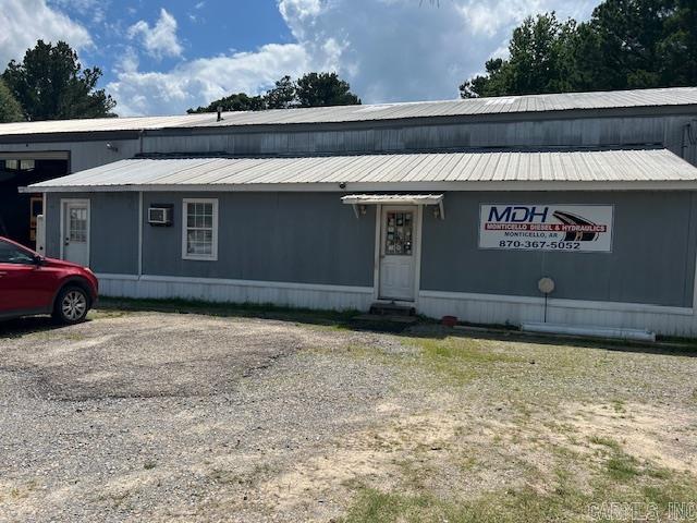 Seller will help train for a limited time buyer and assist in retaining repair contracts for a limited time. Hydraulics and compressors included in purchase price with some small hand tools excluded from purchase. This established company has been in business over 30 years and is highly rated by many repeat customers over the years