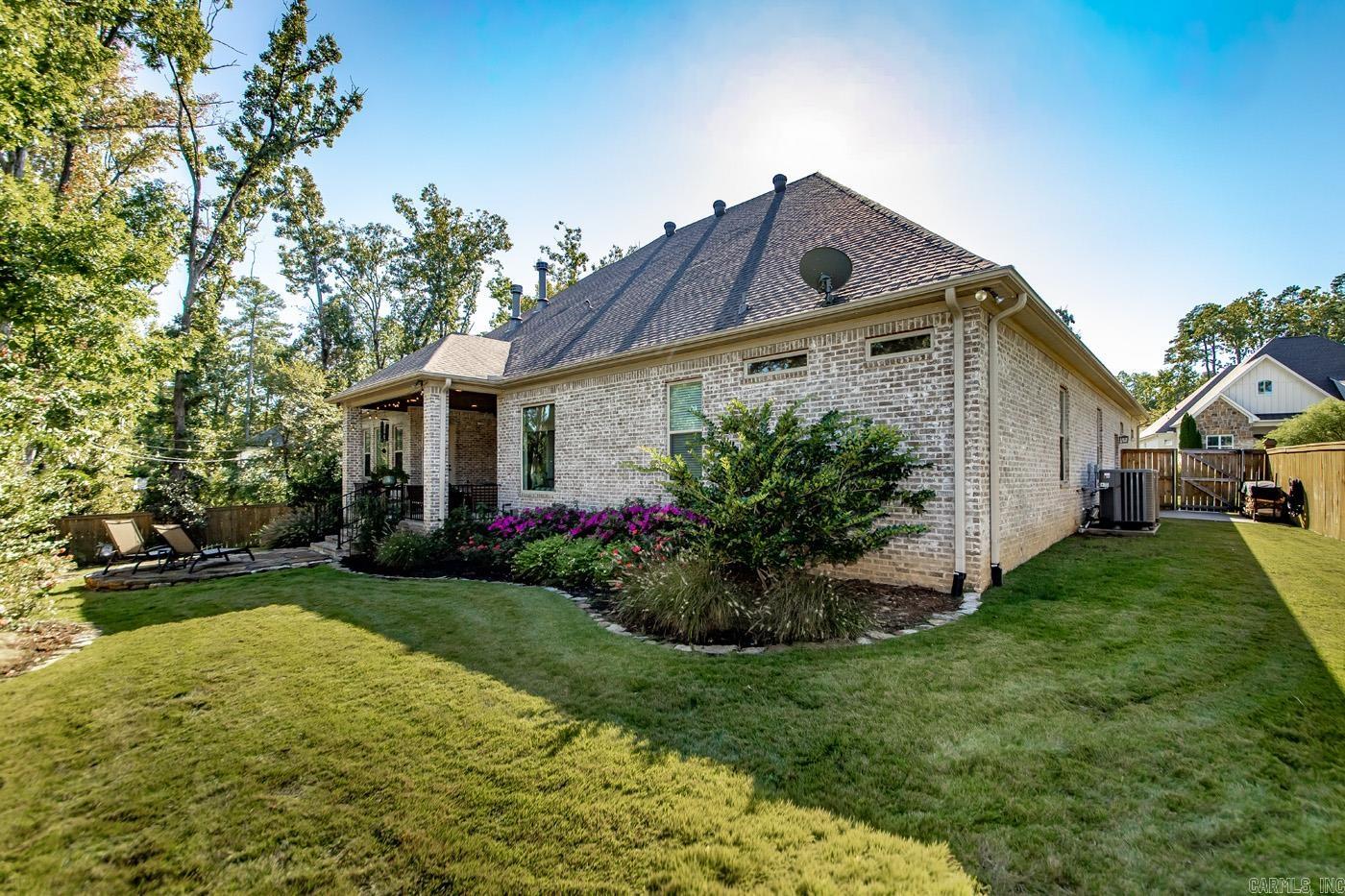 CHENAL VALLEY "ENSBURY PLACE" - Residential
