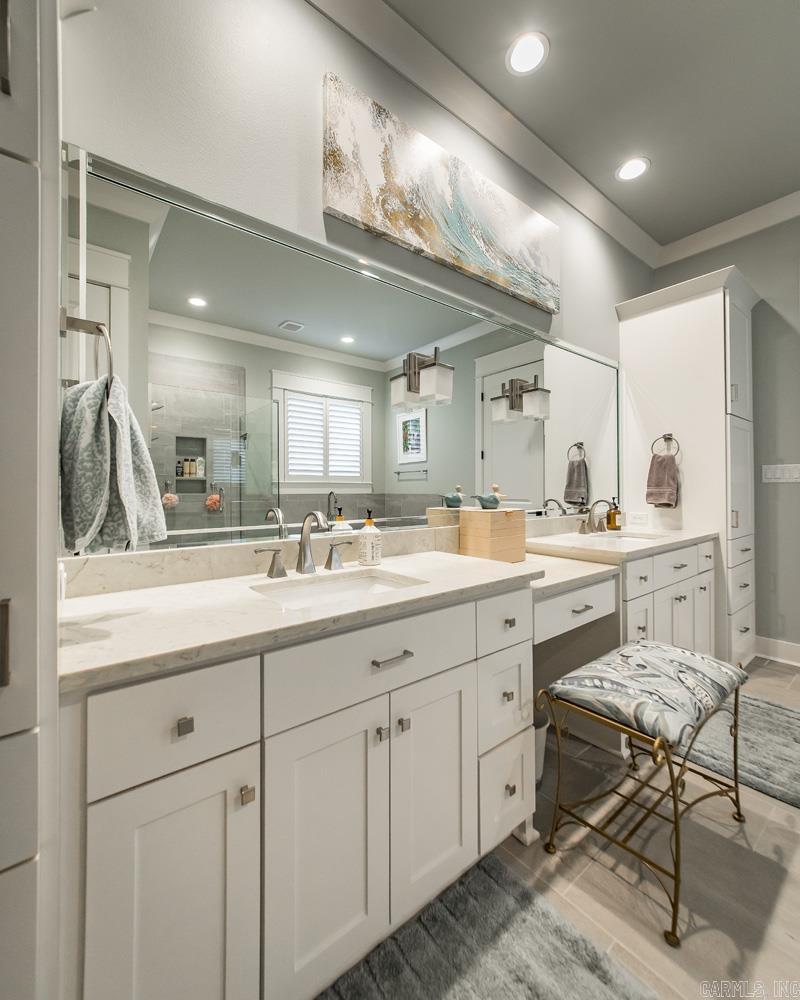 CHENAL VALLEY "ENSBURY PLACE" - Residential