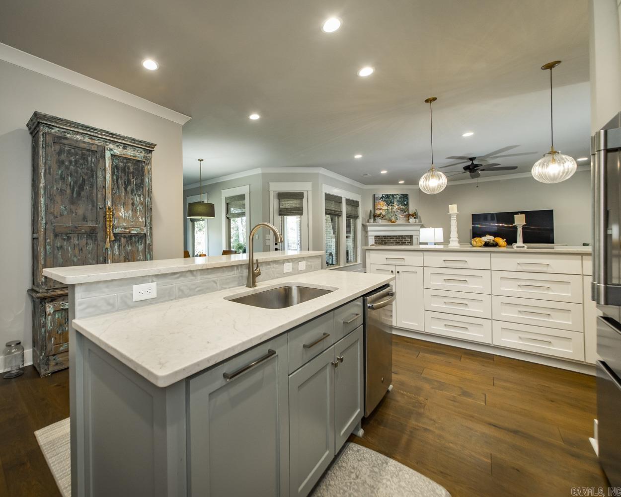 CHENAL VALLEY "ENSBURY PLACE" - Residential