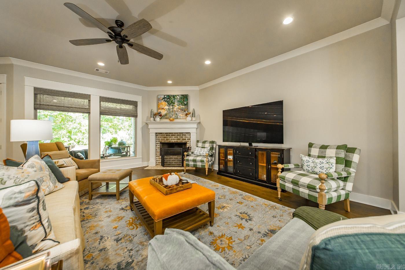 CHENAL VALLEY "ENSBURY PLACE" - Residential