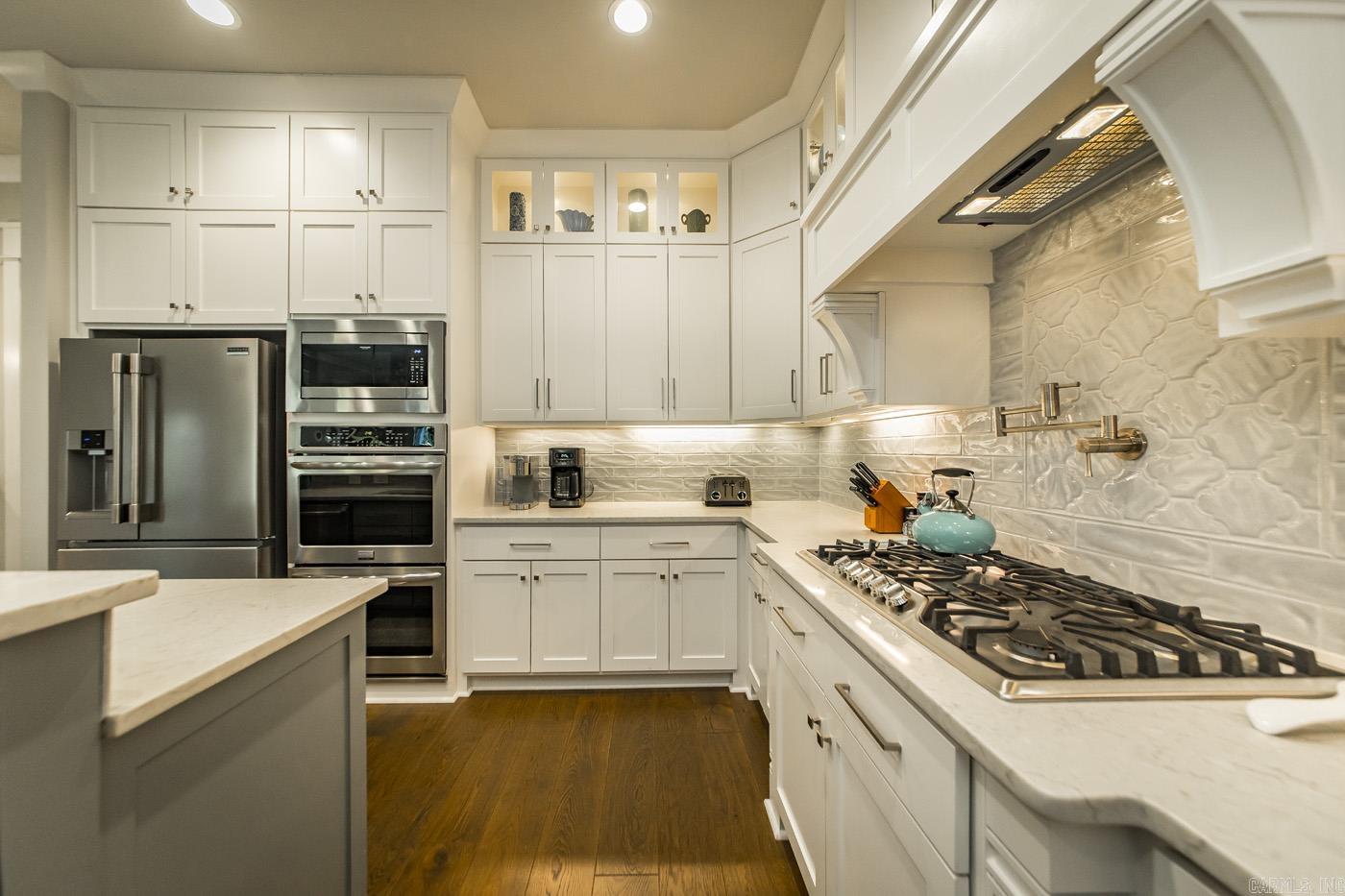 CHENAL VALLEY "ENSBURY PLACE" - Residential