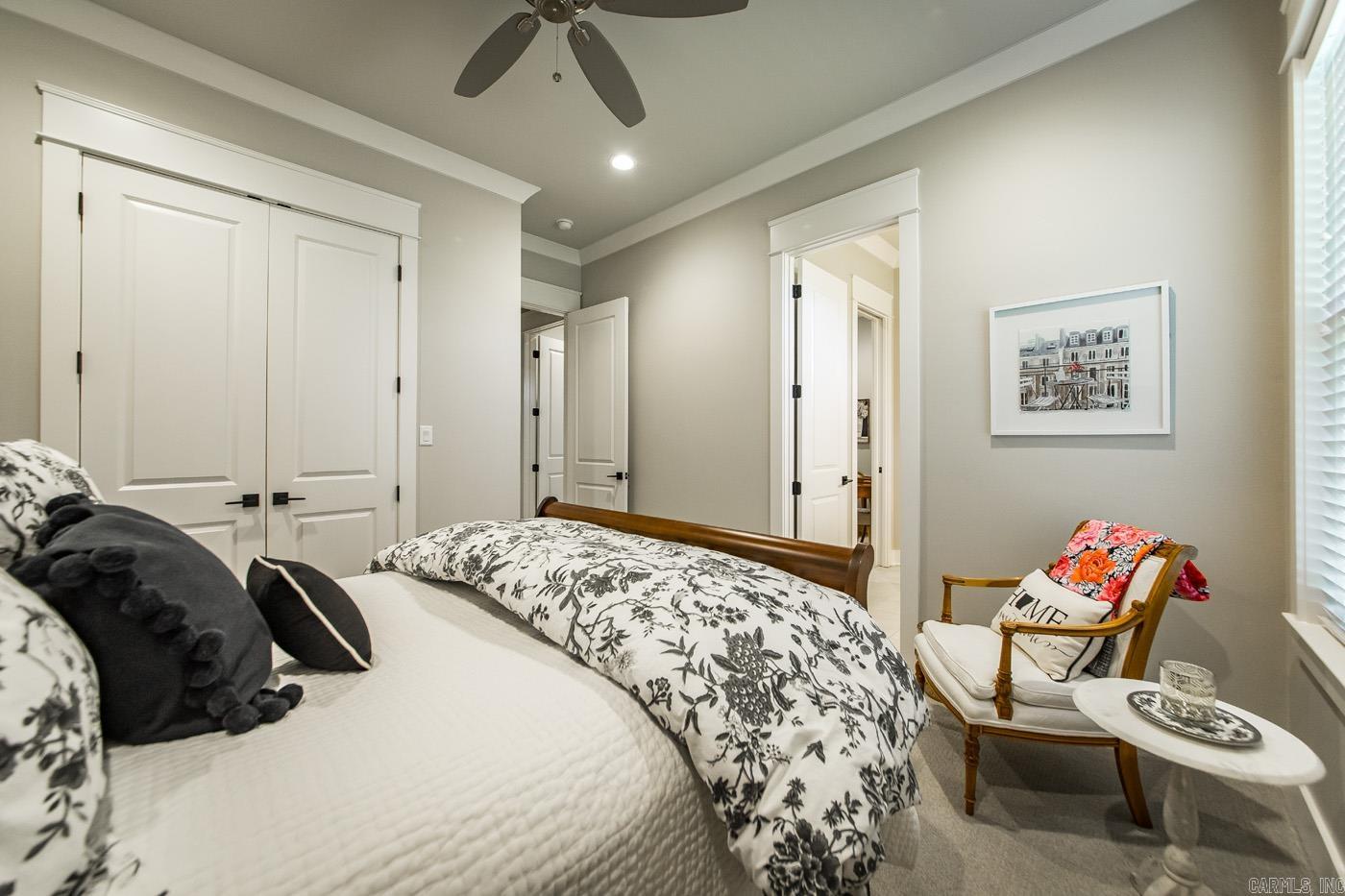 CHENAL VALLEY "ENSBURY PLACE" - Residential