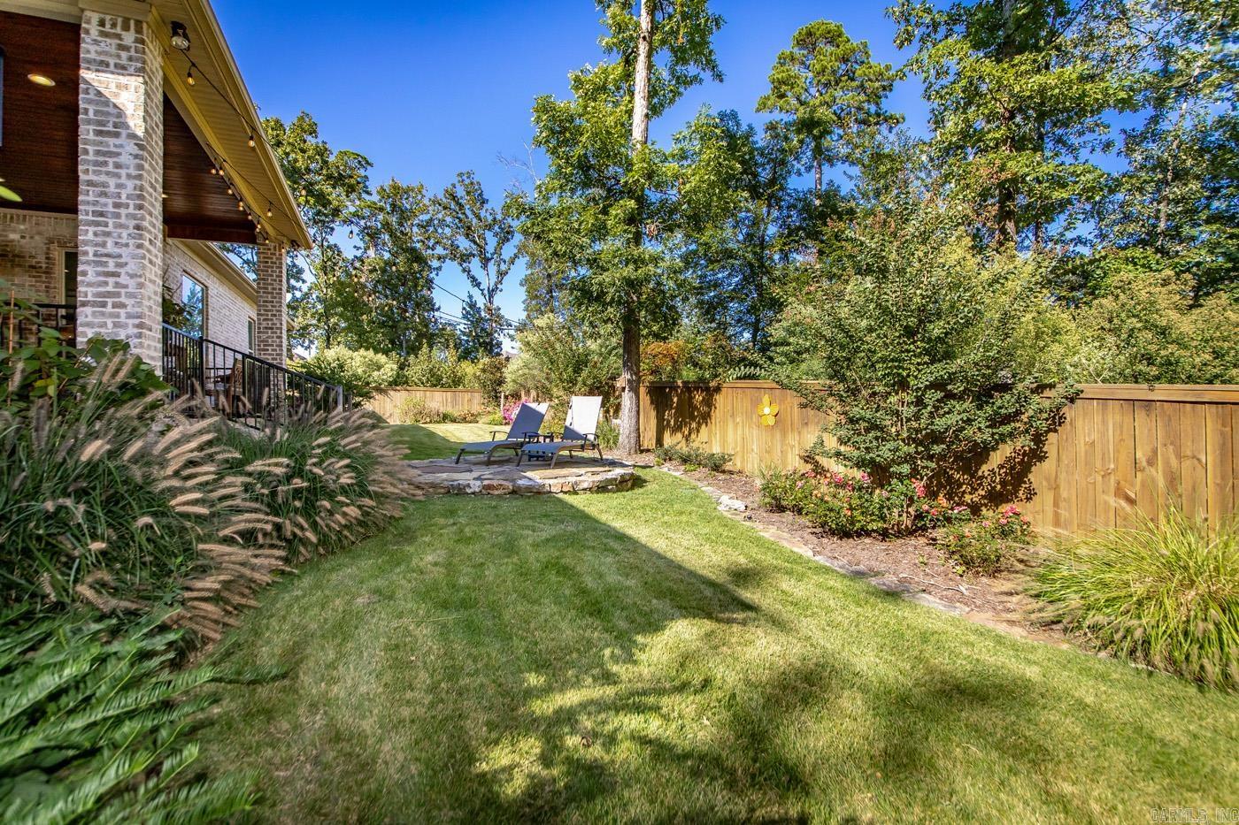 CHENAL VALLEY "ENSBURY PLACE" - Residential