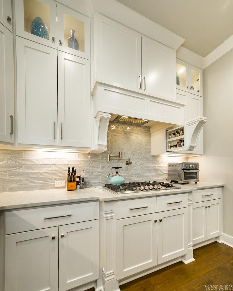 CHENAL VALLEY "ENSBURY PLACE" - Residential