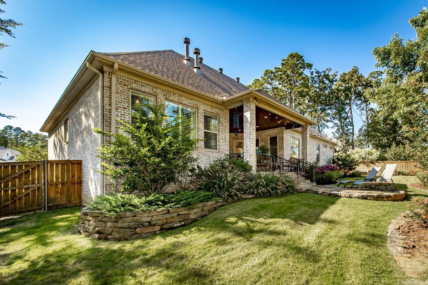 CHENAL VALLEY "ENSBURY PLACE" - Residential
