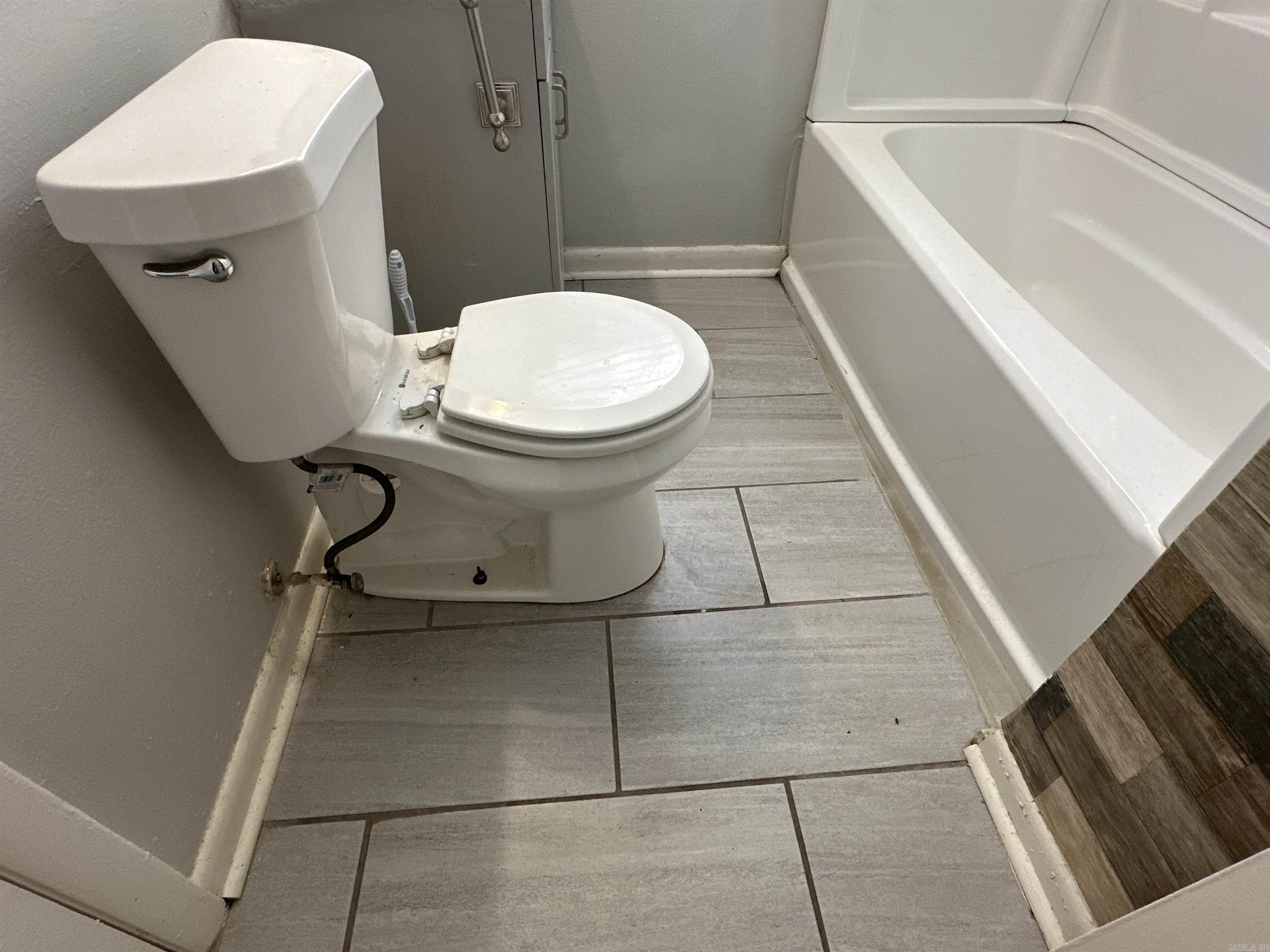 American Manor - Residential Lease