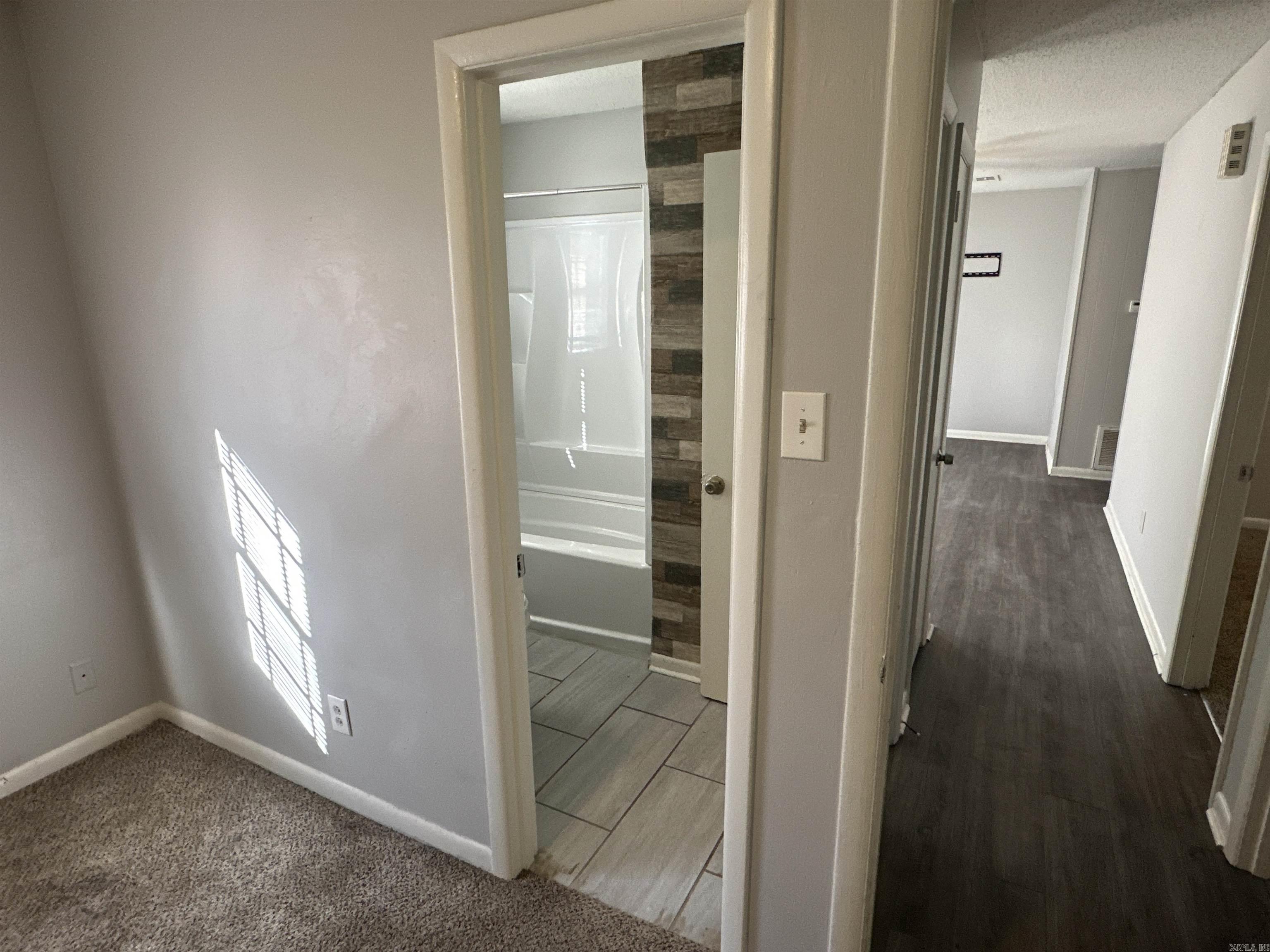 American Manor - Residential Lease