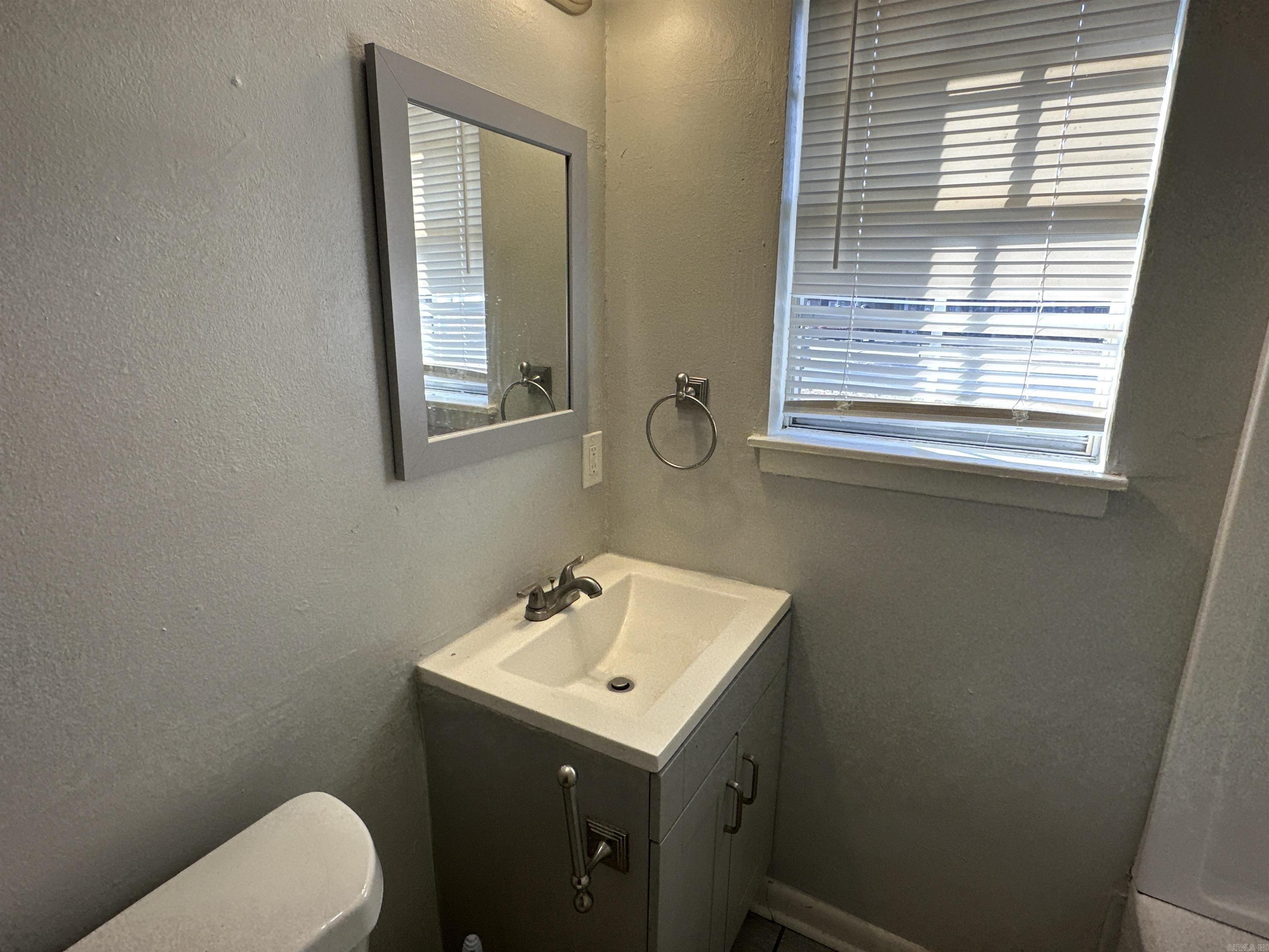 American Manor - Residential Lease