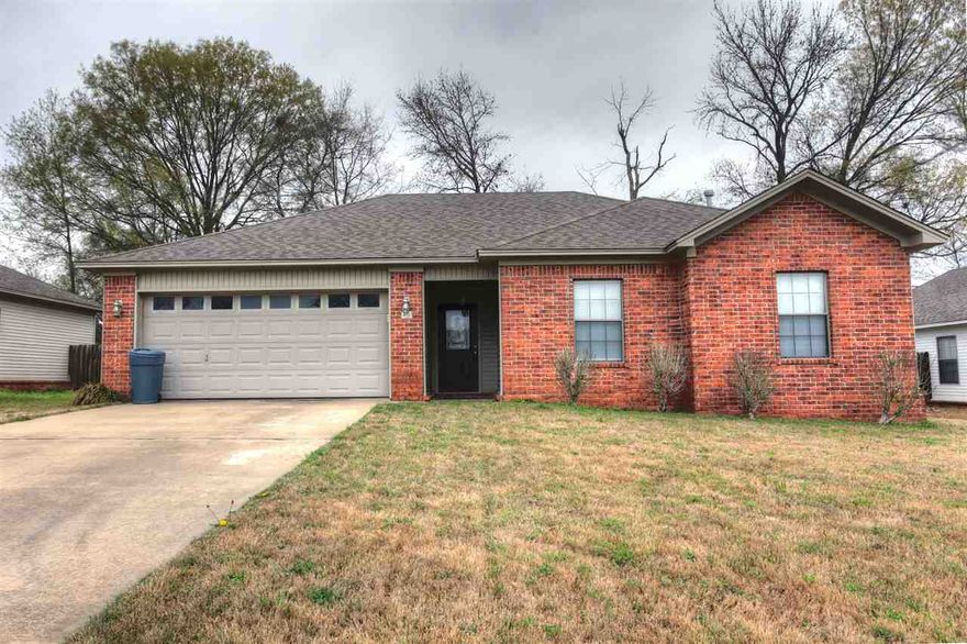 Cute as a button, easy commute to hwy, and convenient to everything.  Nice living area with trey ceiling and laminate hardwood floors.  Kitchen features plenty of cabinets, a pantry, and nice center island.  The super sized deck in the backyard is perfect for entertaining!  Other features include 2" blinds thru-out and a security system (not activated).  Hurry...it won't last long!