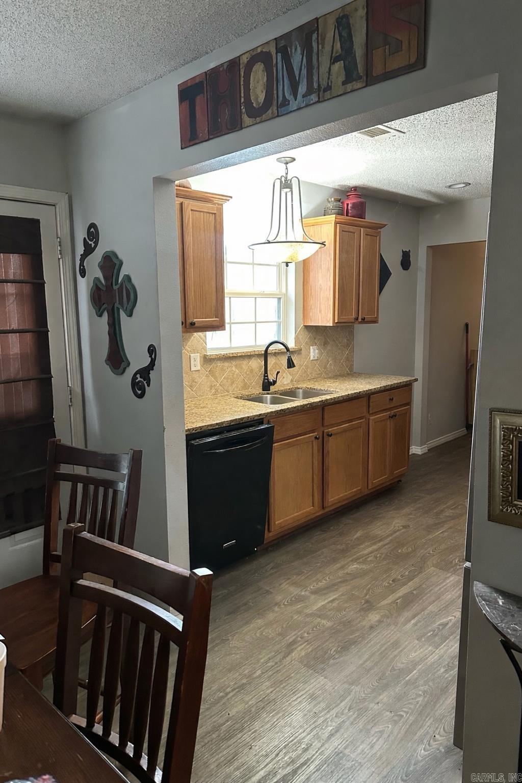 RIVER MANOR EST - Residential