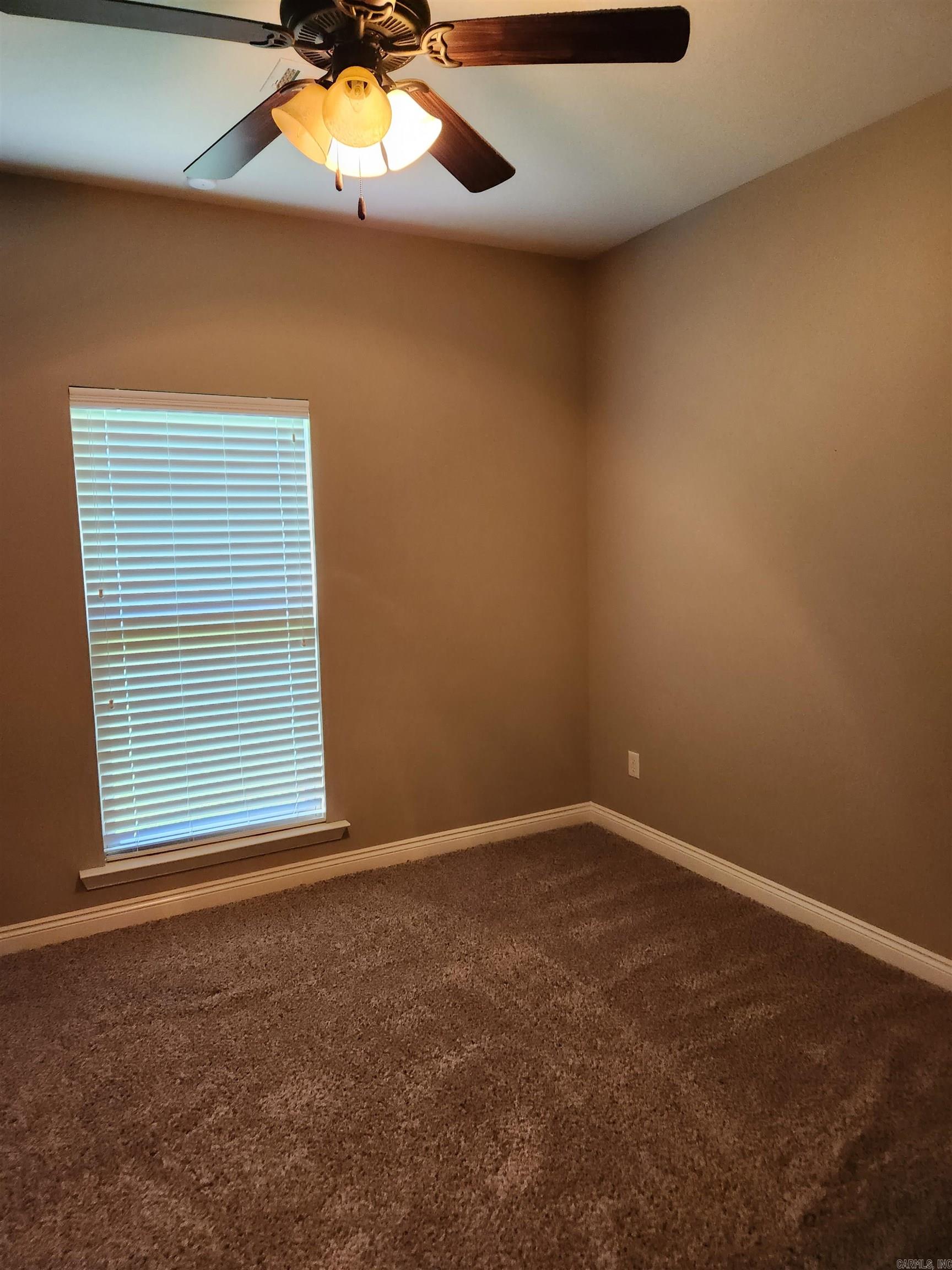 CEDAR FENCE - Residential