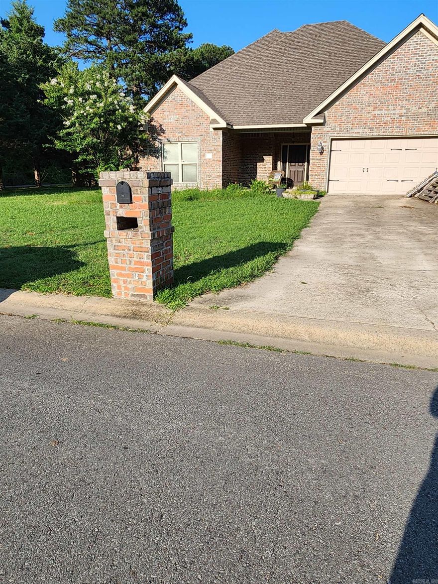 This property has been placed in an upcoming event. All bids should be submitted at www.xome.com/auctions (void where prohibited). Please submit any pre-auction offer received through the property details page on Xome.com. Any post-auction offers will need to be submitted directly to the listing agent. All offers will be reviewed and responded to within 3 business days. All properties are subject to a 5% buyer’s premium pursuant to the Auction Participation Agreement and Terms & Conditions (minimums will apply). Please contact listing agent for details and commission paid on this property.