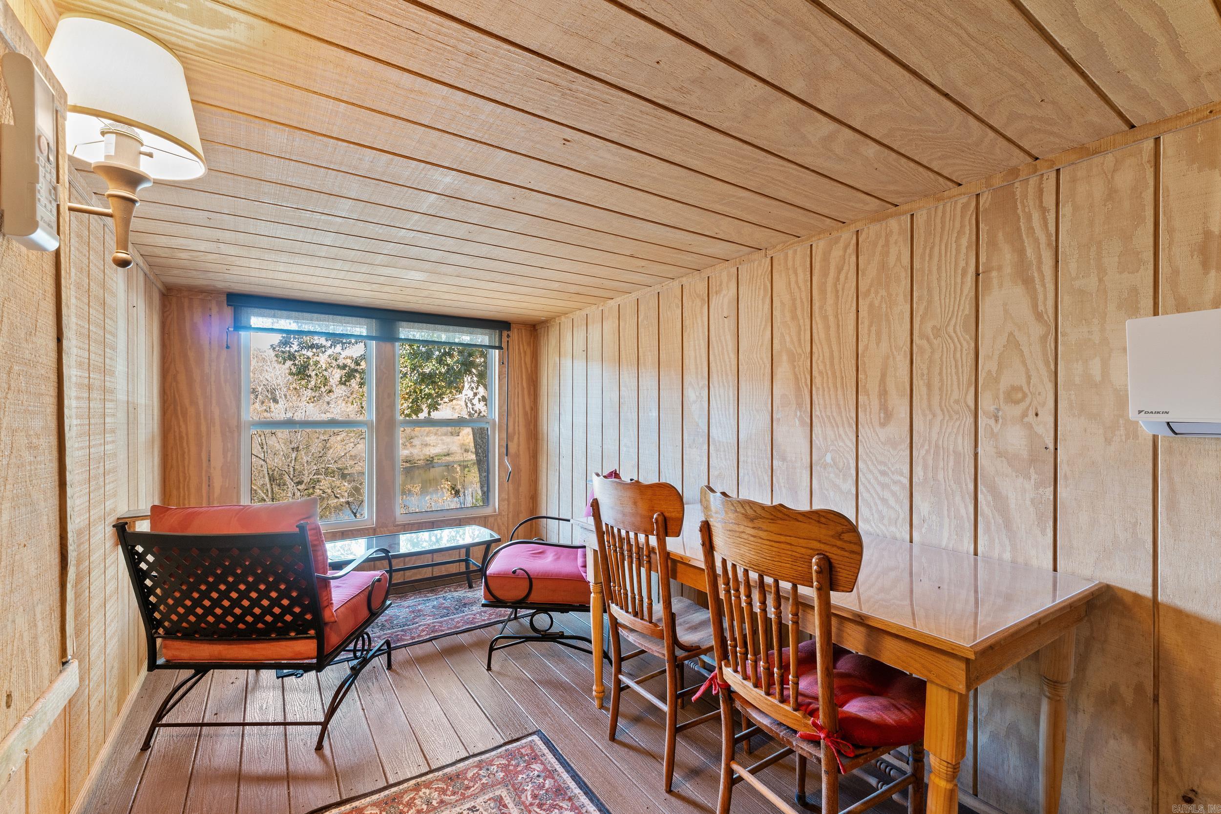 WHITE RIVER VALLEY - Residential