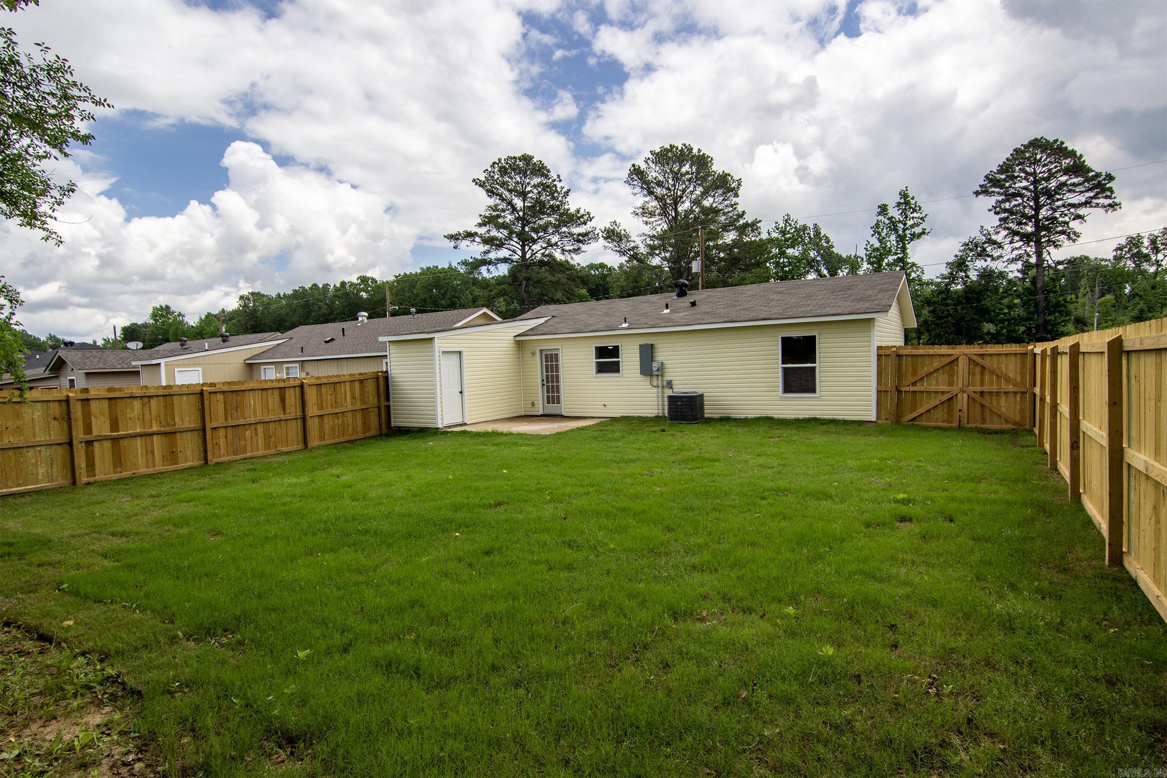 LOOP ACRES ADDN TO JACK - Residential