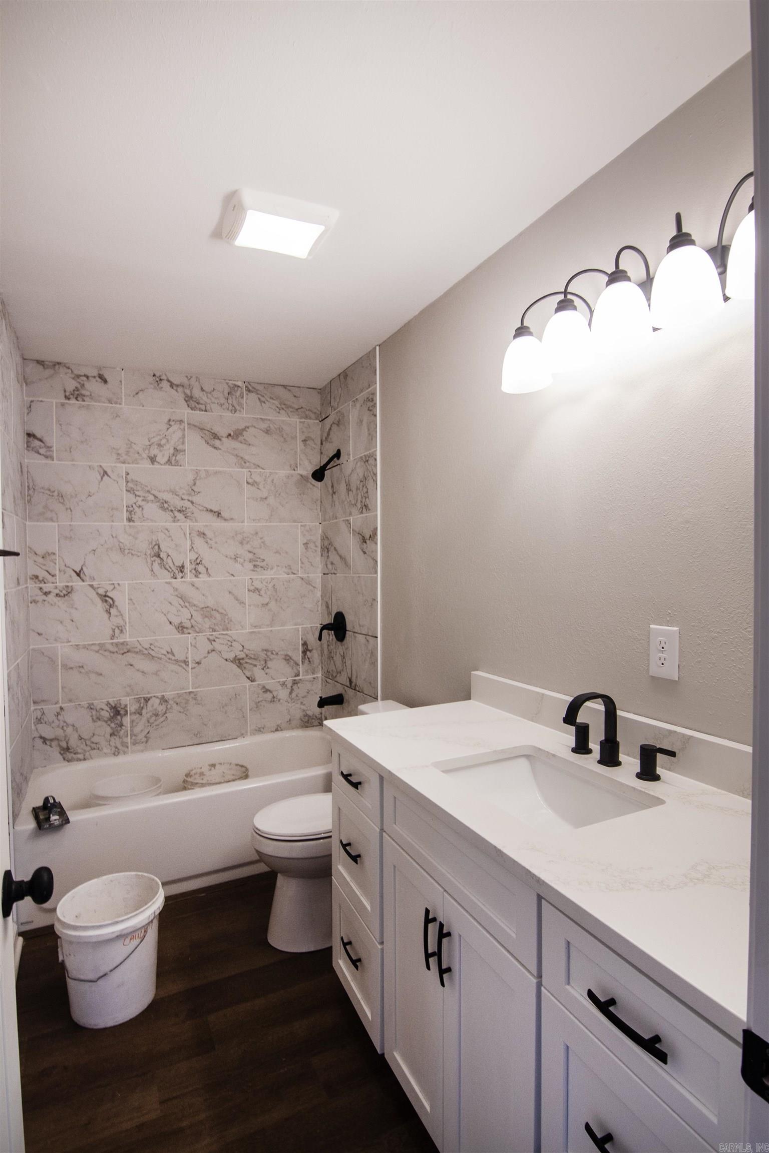 LOOP ACRES ADDN TO JACK - Residential