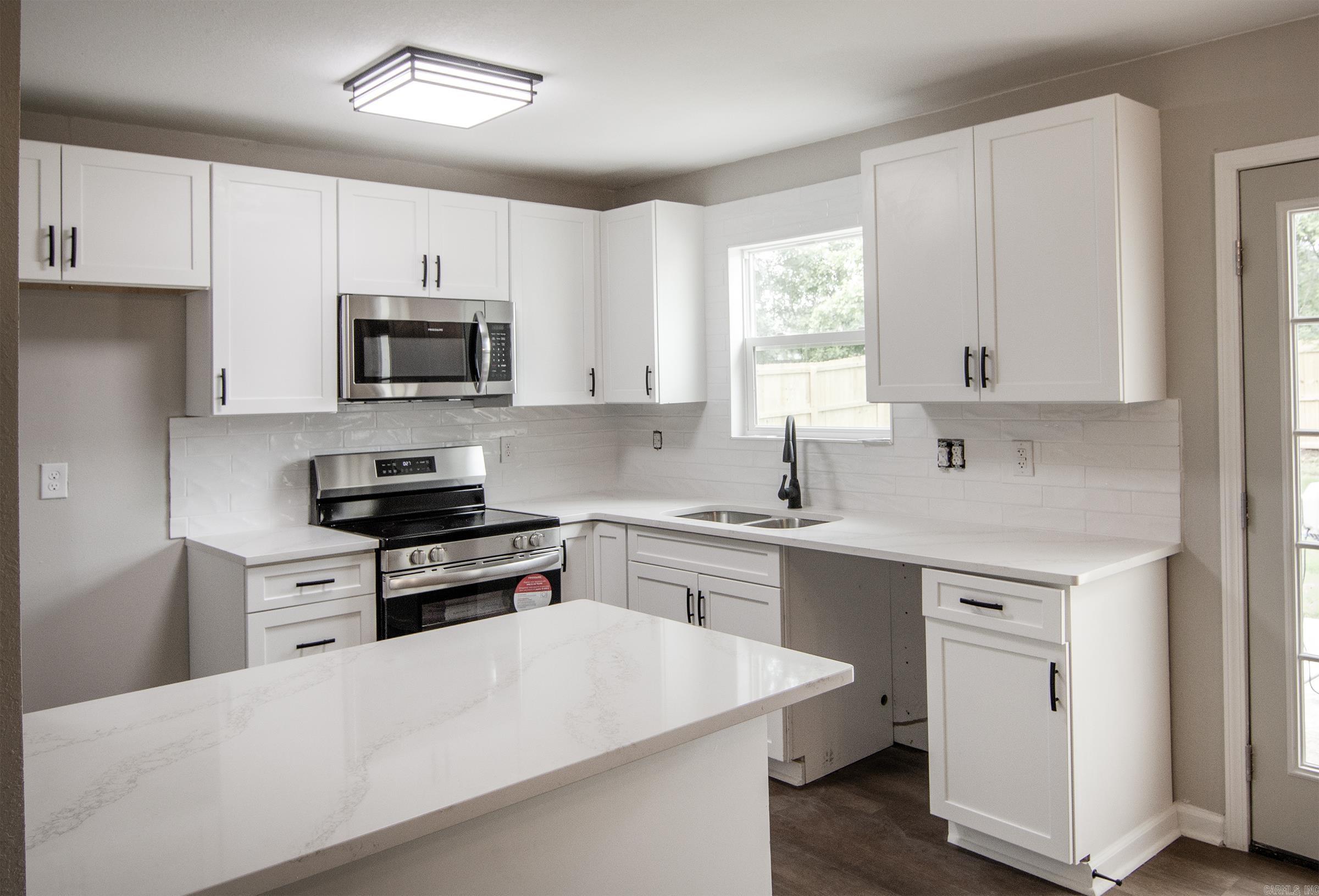 LOOP ACRES ADDN TO JACK - Residential