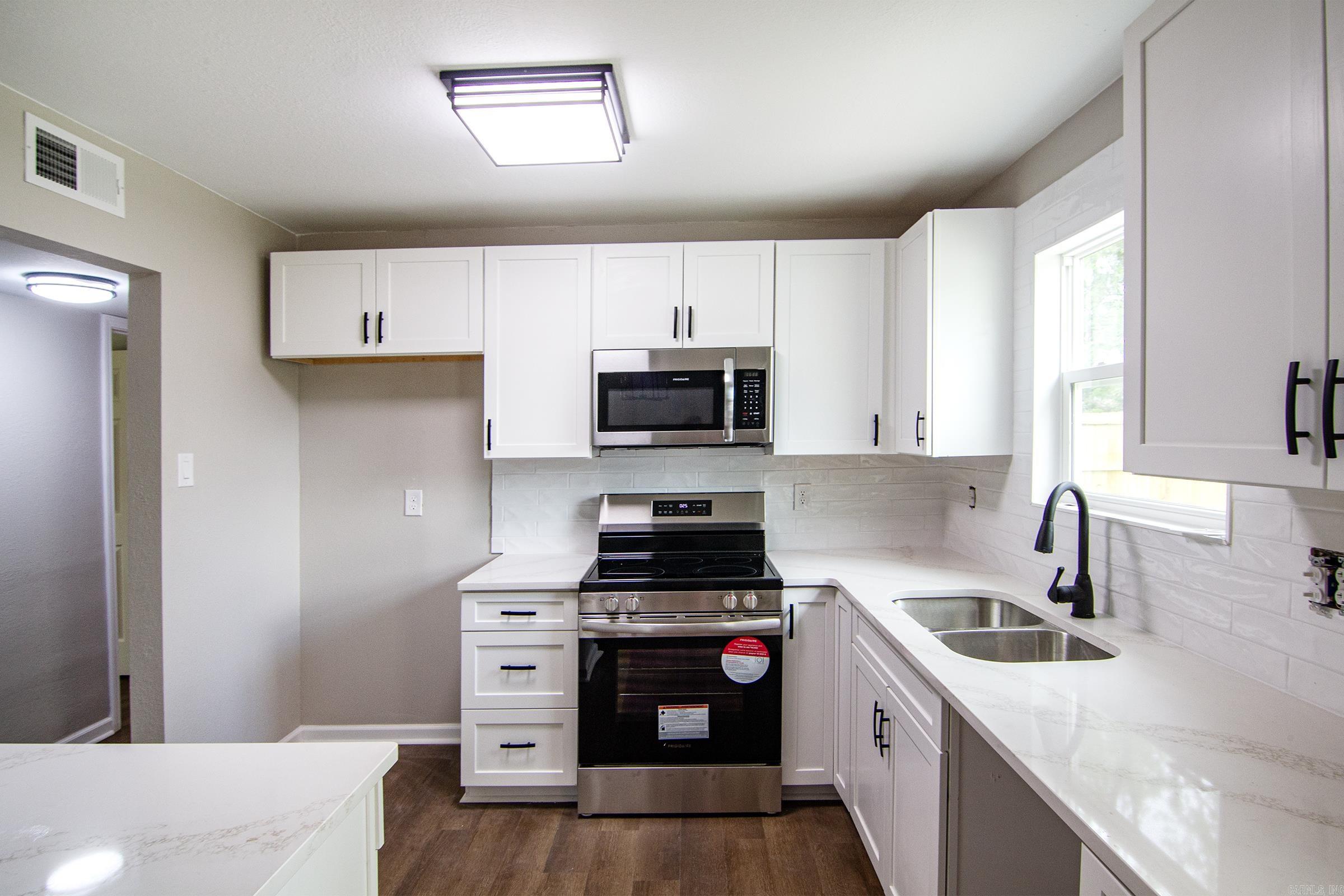 LOOP ACRES ADDN TO JACK - Residential