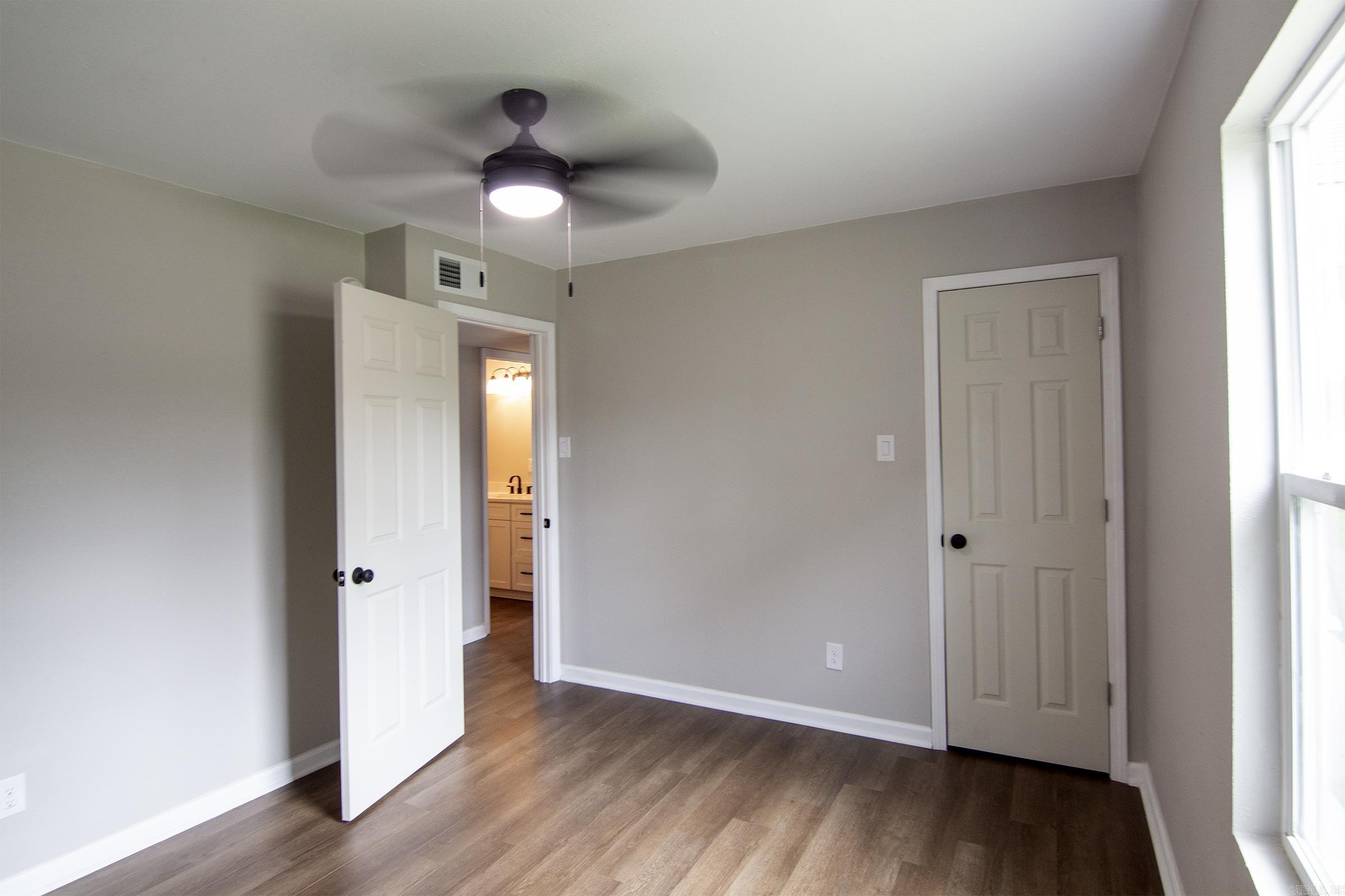 LOOP ACRES ADDN TO JACK - Residential