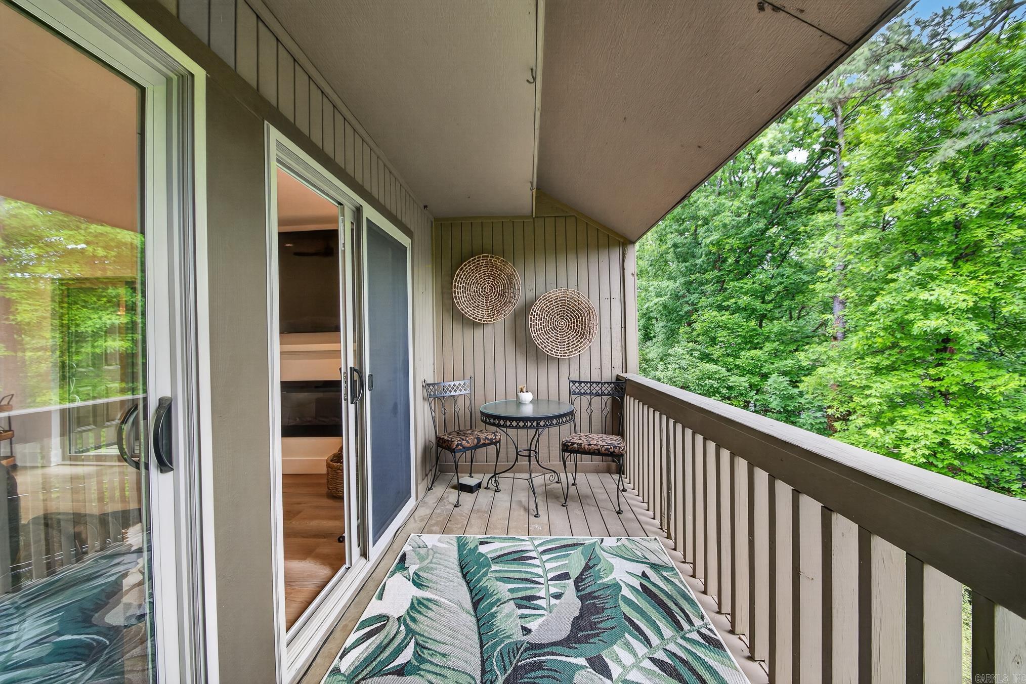 FOREST HILL COND - Residential