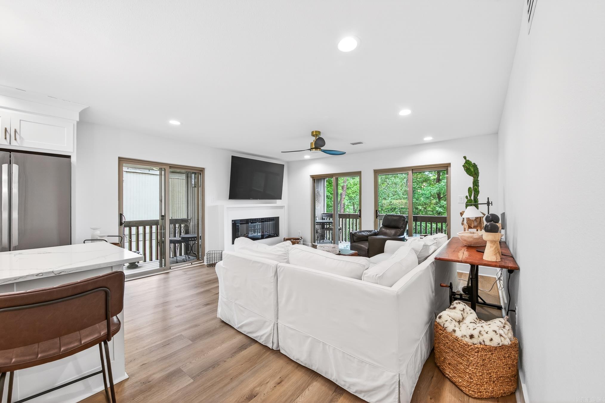 FOREST HILL COND - Residential