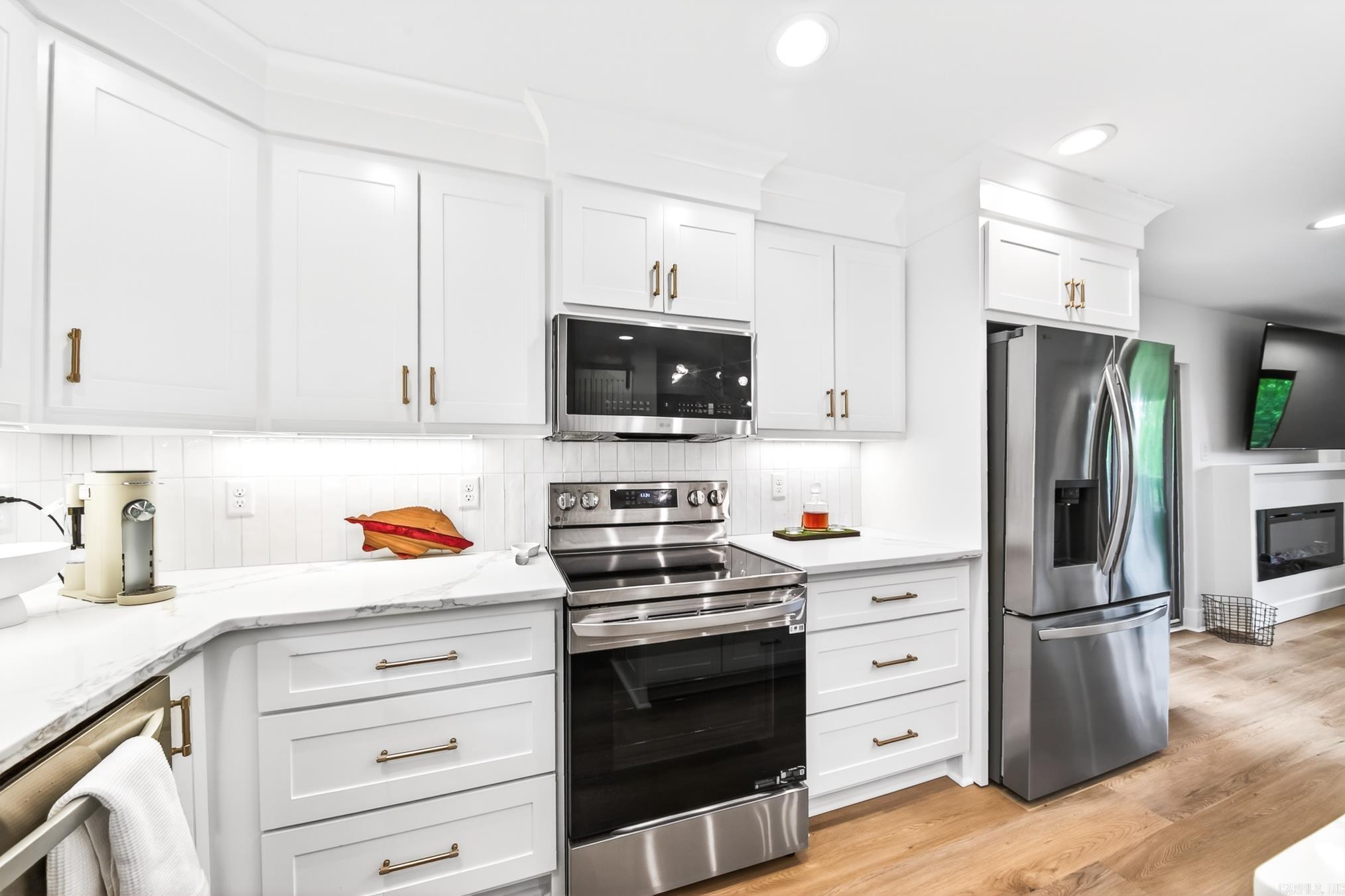 FOREST HILL COND - Residential