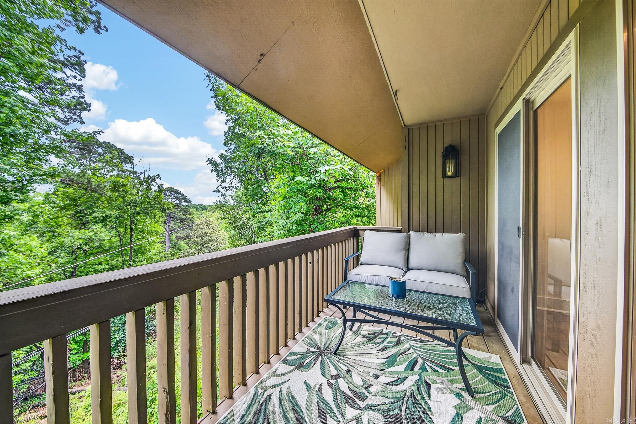 FOREST HILL COND - Residential