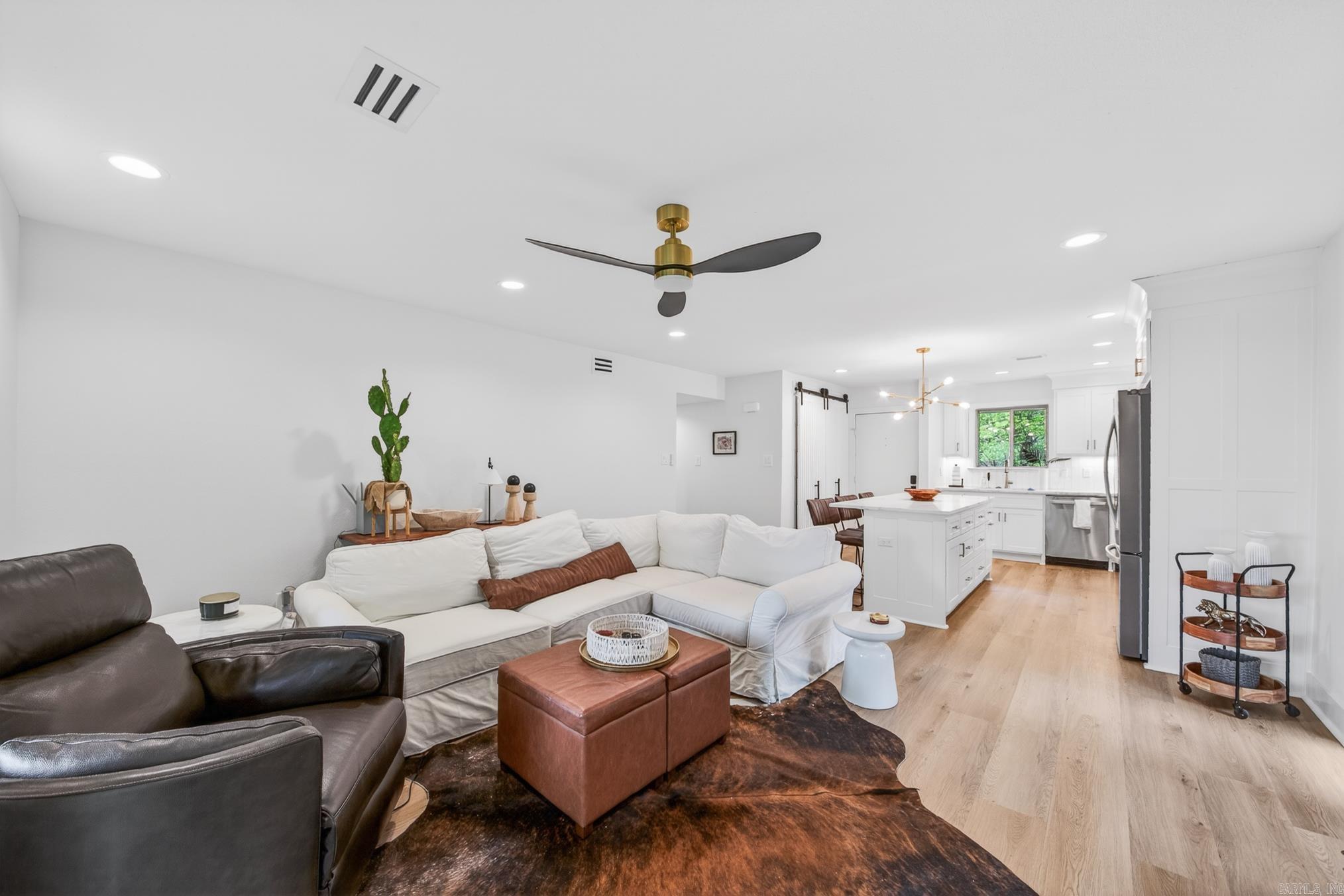 FOREST HILL COND - Residential
