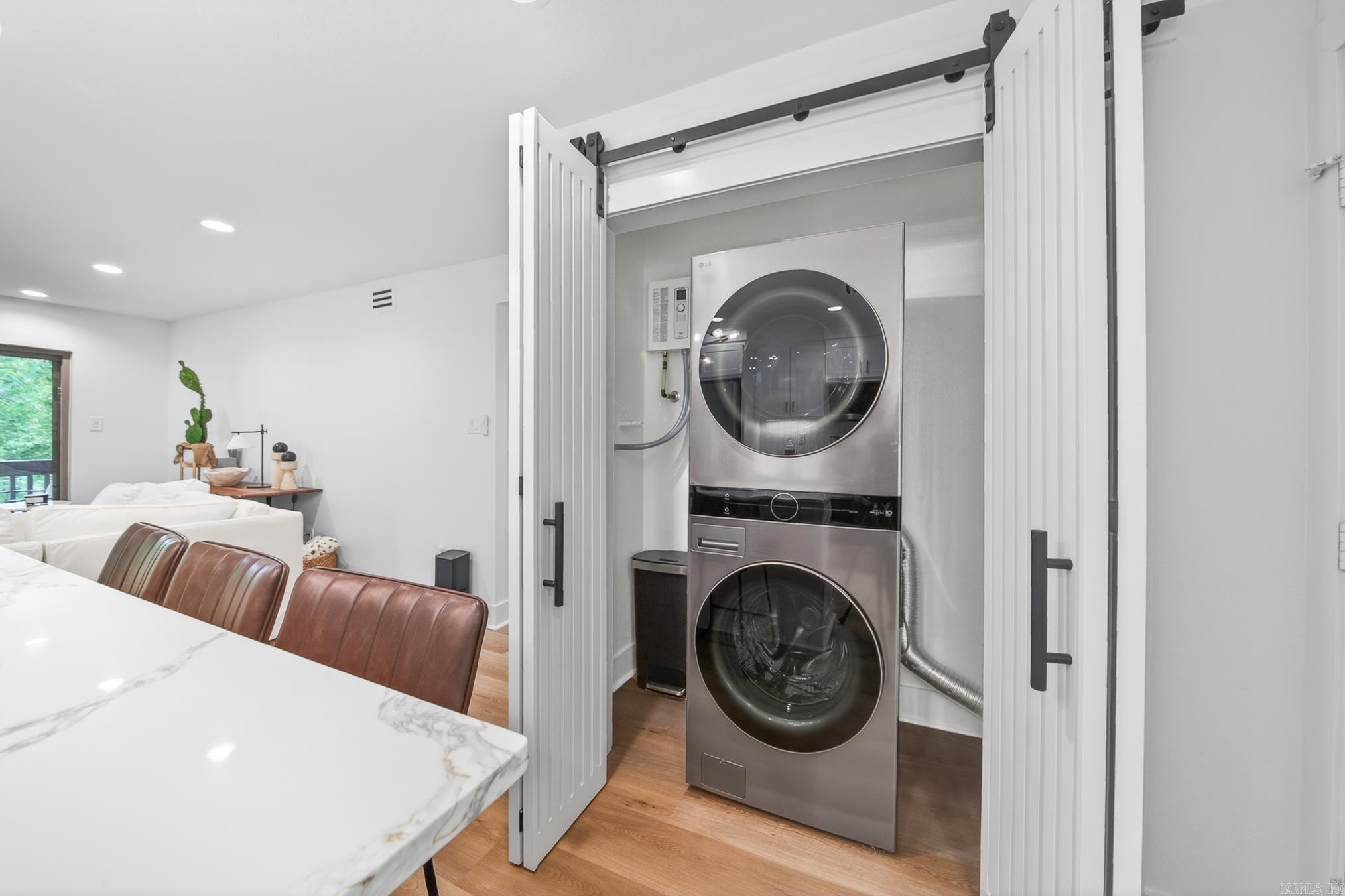 FOREST HILL COND - Residential