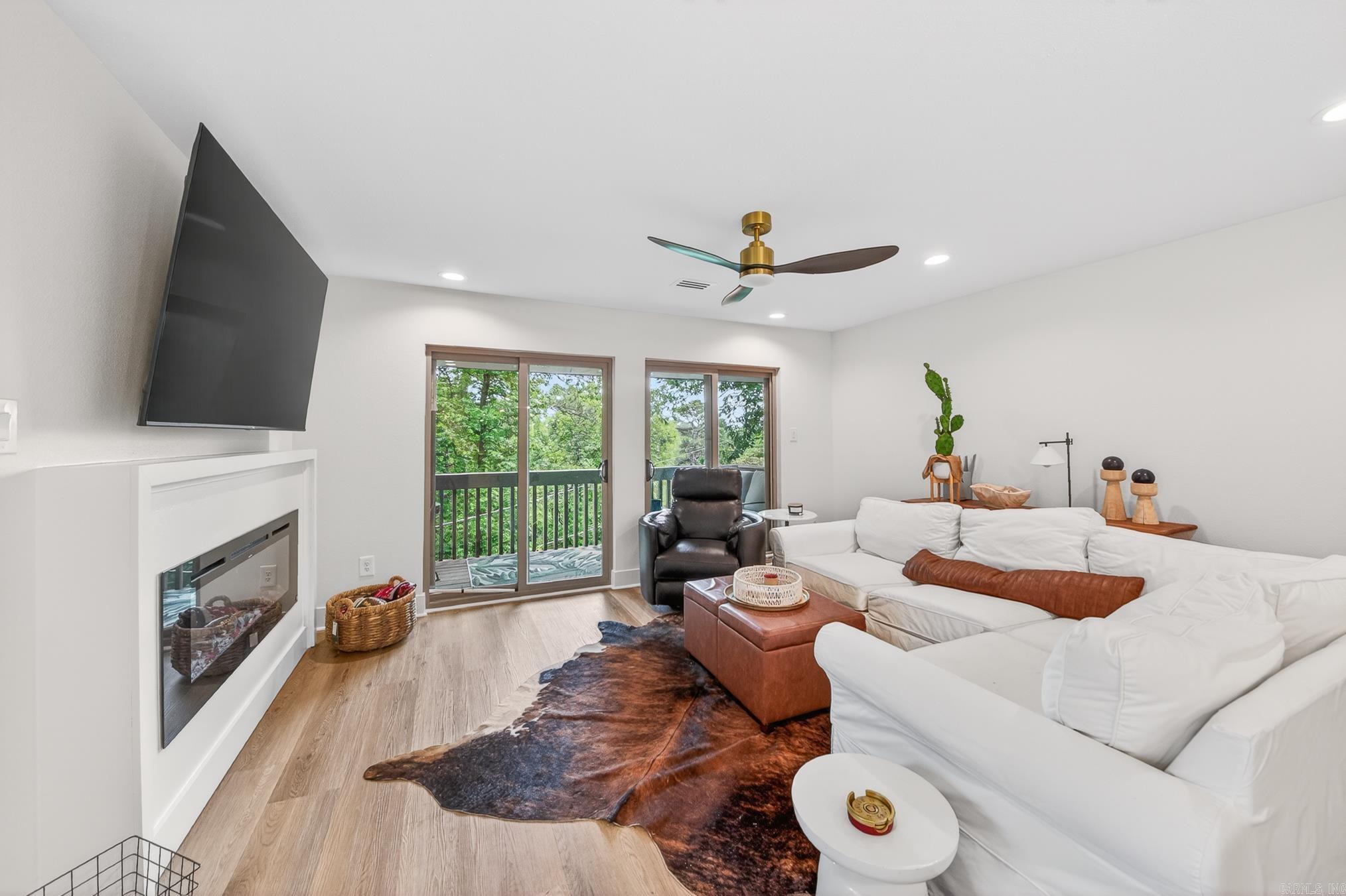 FOREST HILL COND - Residential
