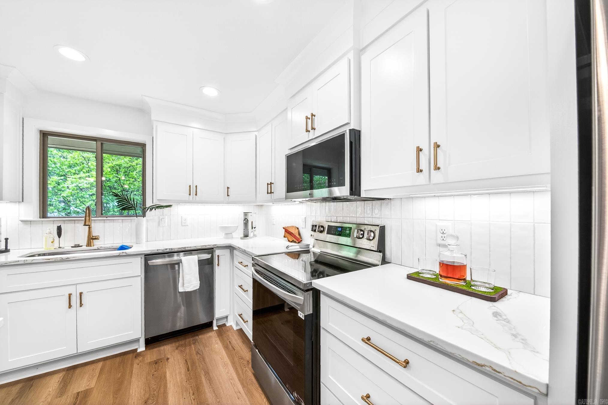 FOREST HILL COND - Residential