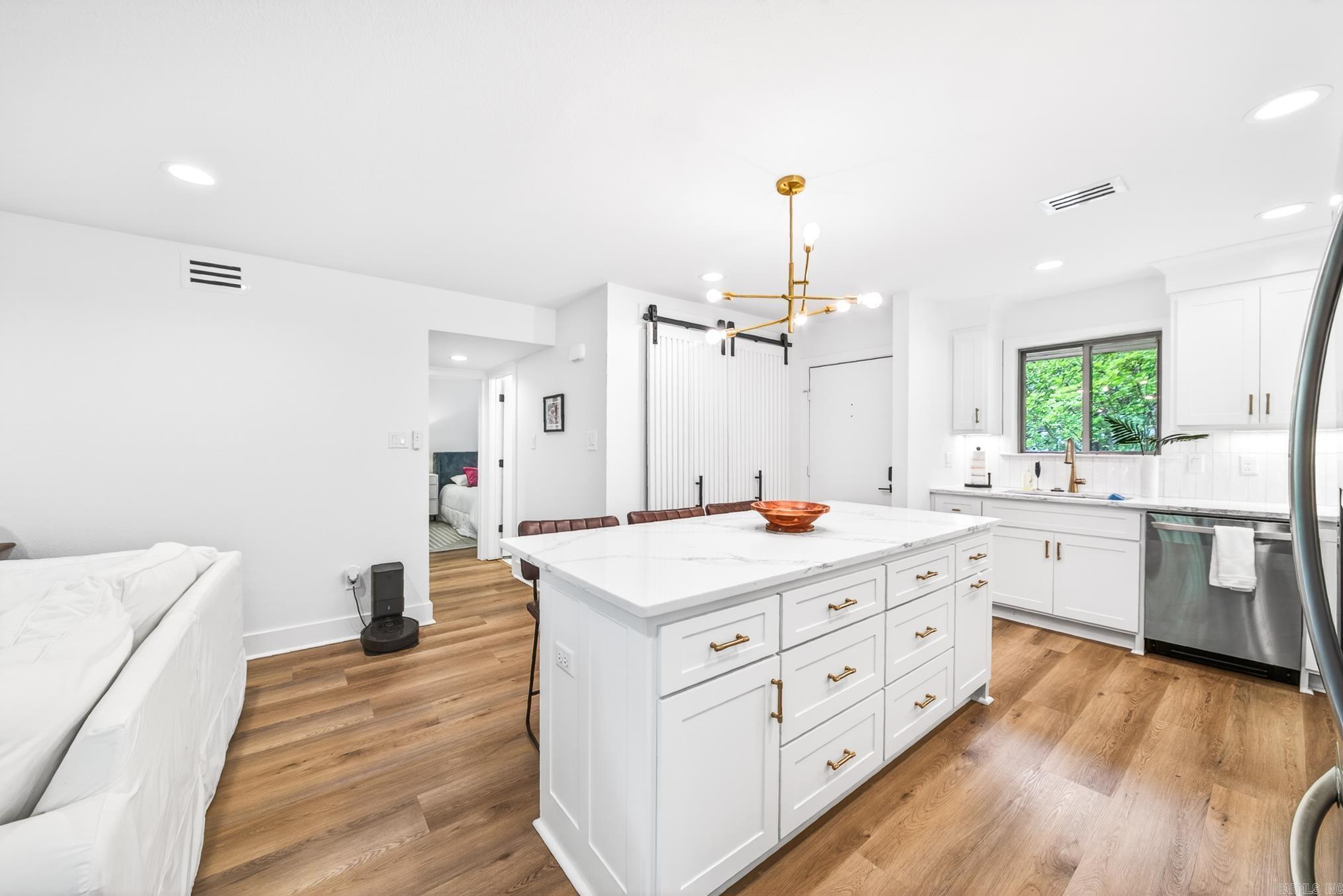 FOREST HILL COND - Residential