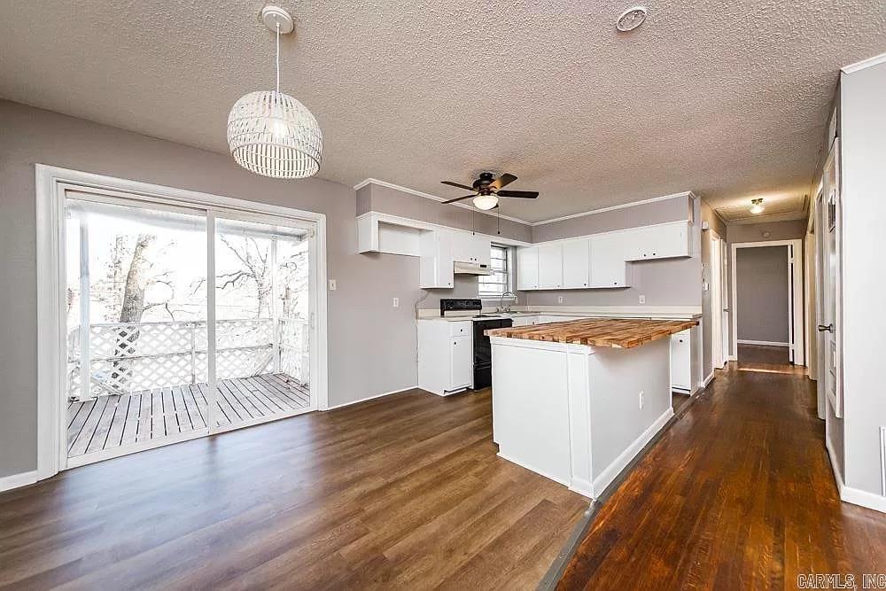 GLENOAKS - Residential