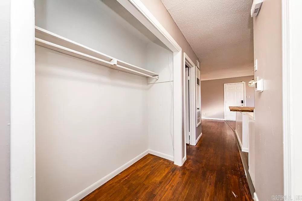 GLENOAKS - Residential