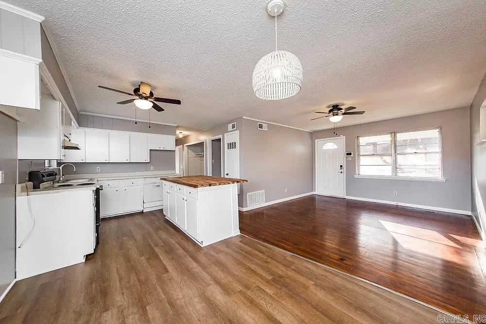 GLENOAKS - Residential