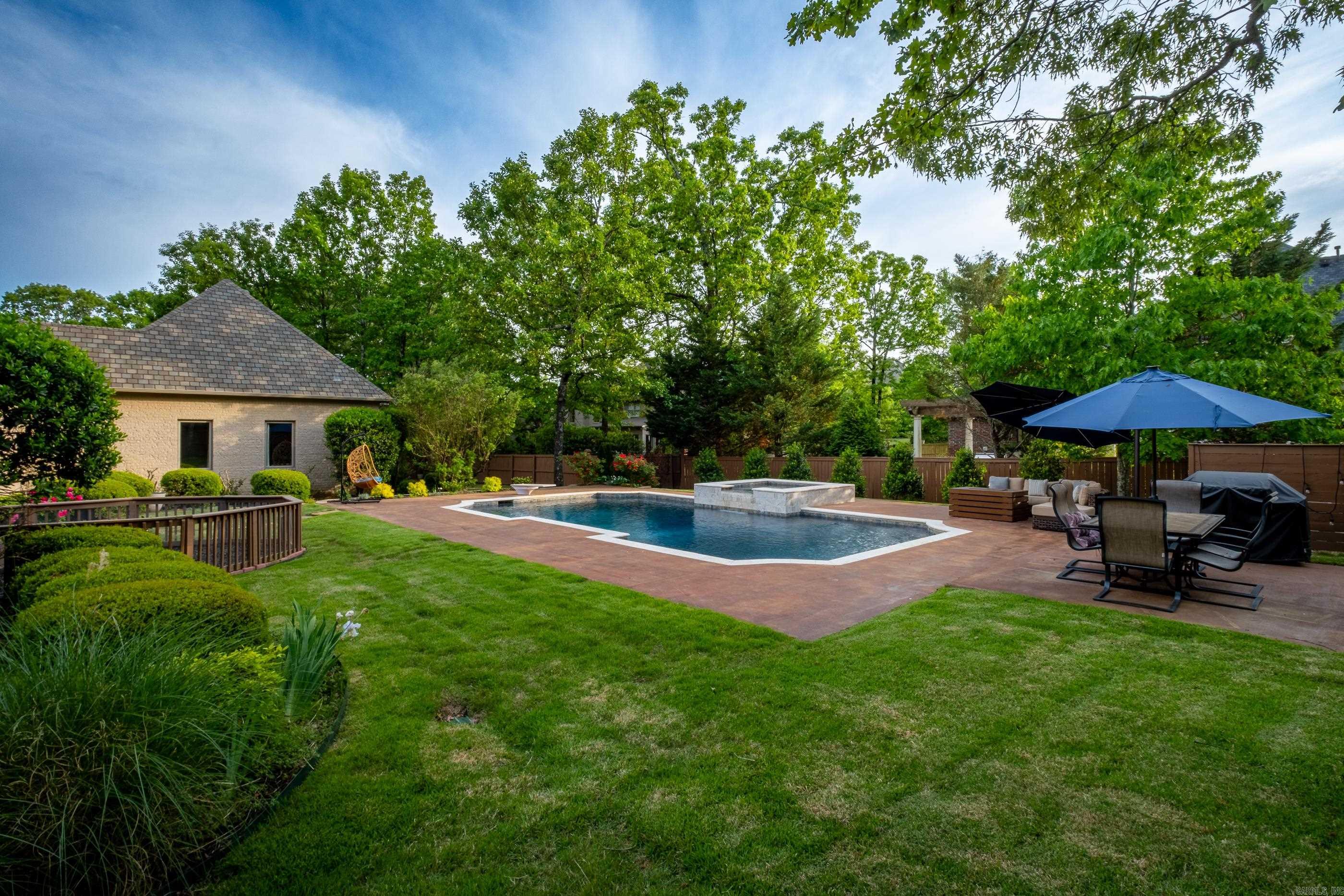 CHENAL VALLEY SOLOGNE CIRCLE - Residential