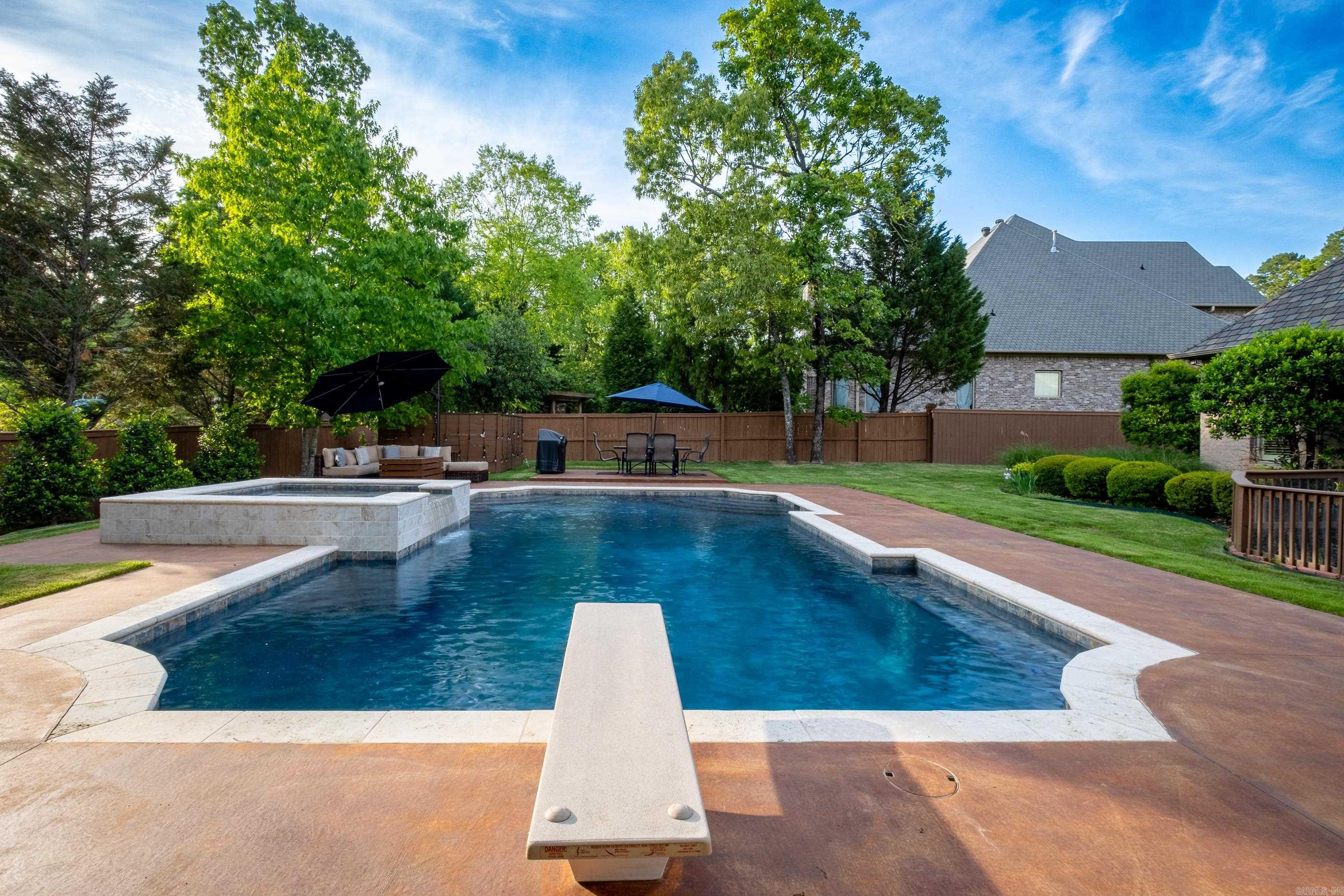 CHENAL VALLEY SOLOGNE CIRCLE - Residential