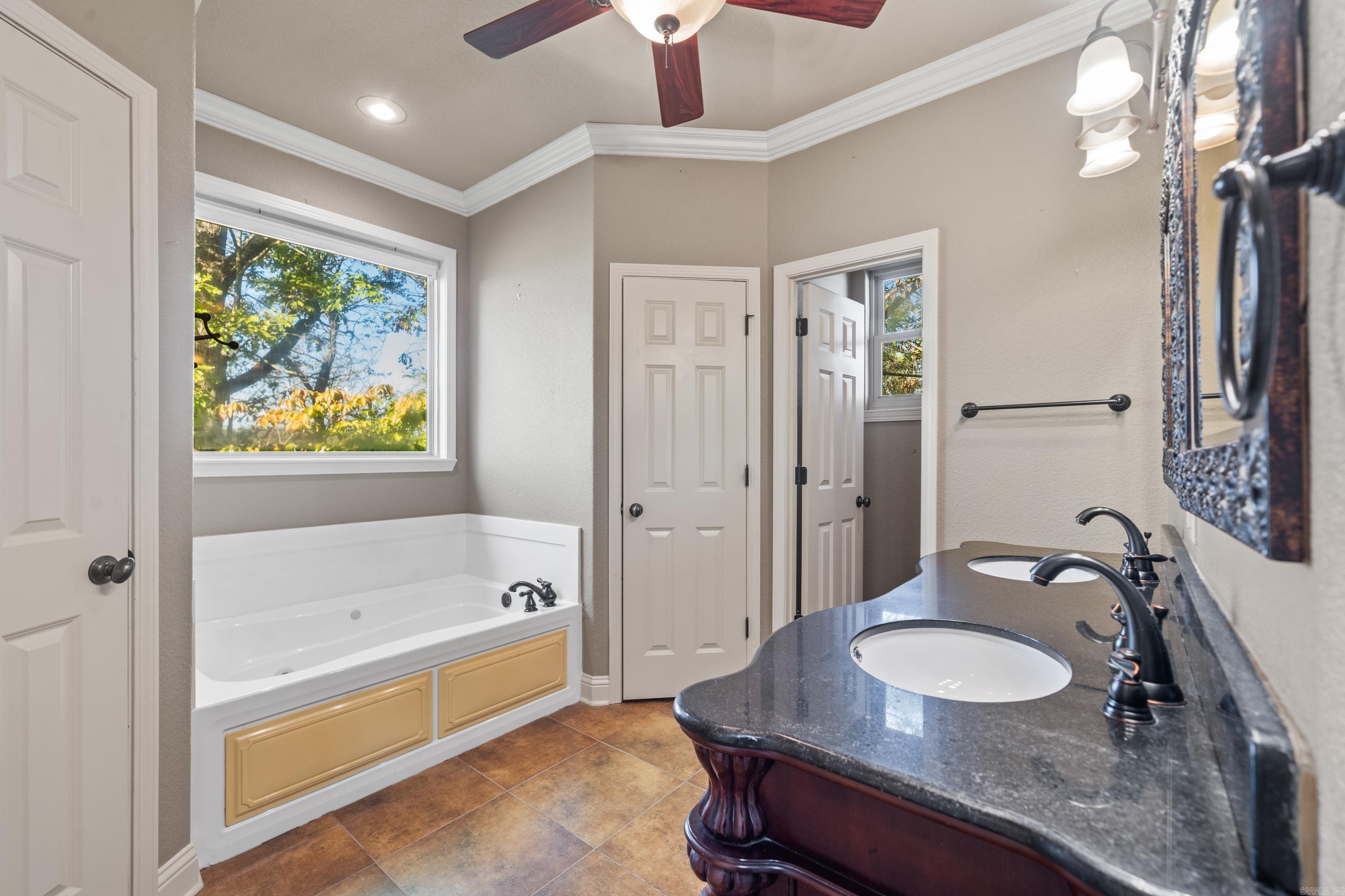 BAYHILL - Residential