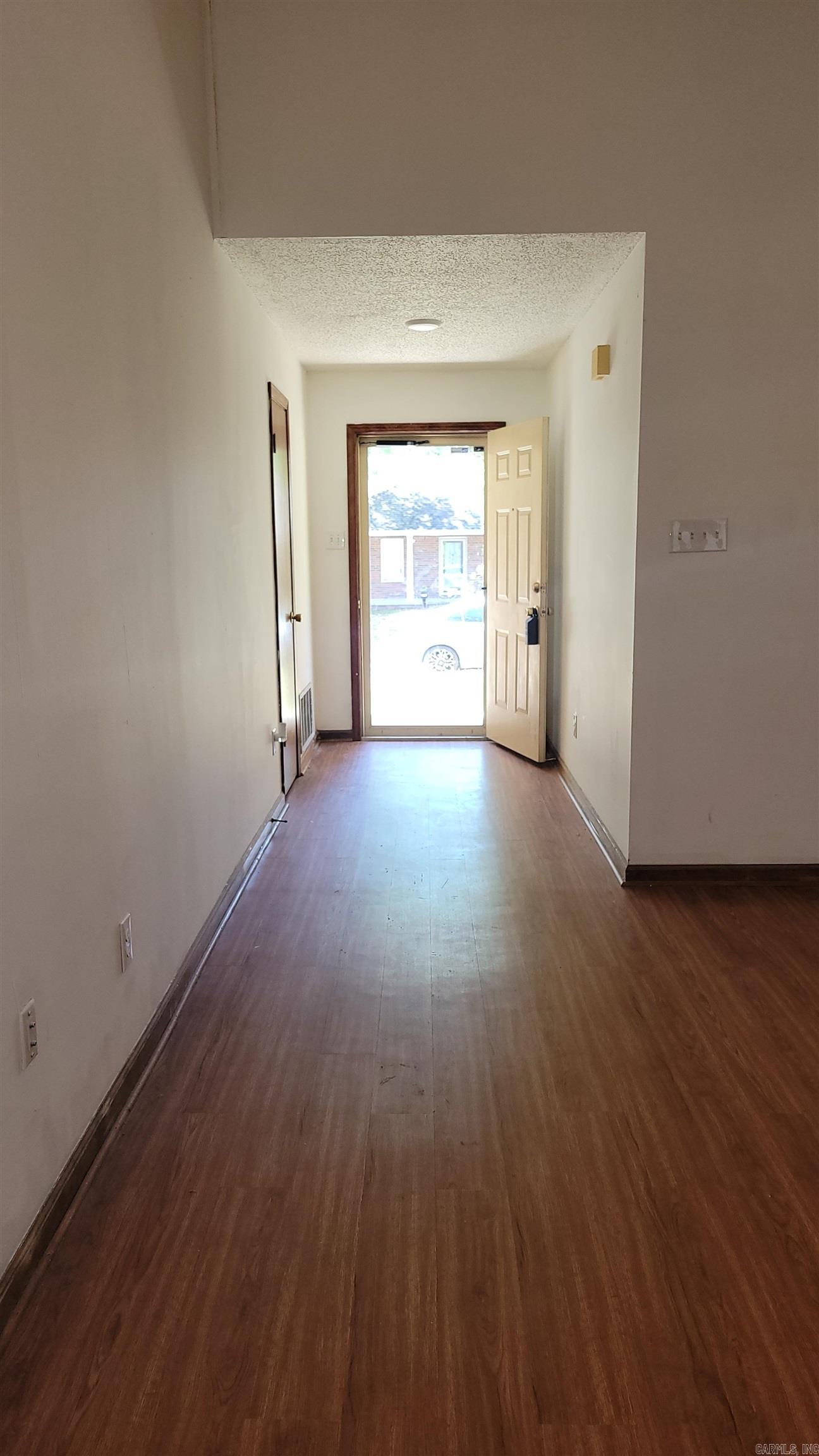 OXFORD VALLEY - Residential