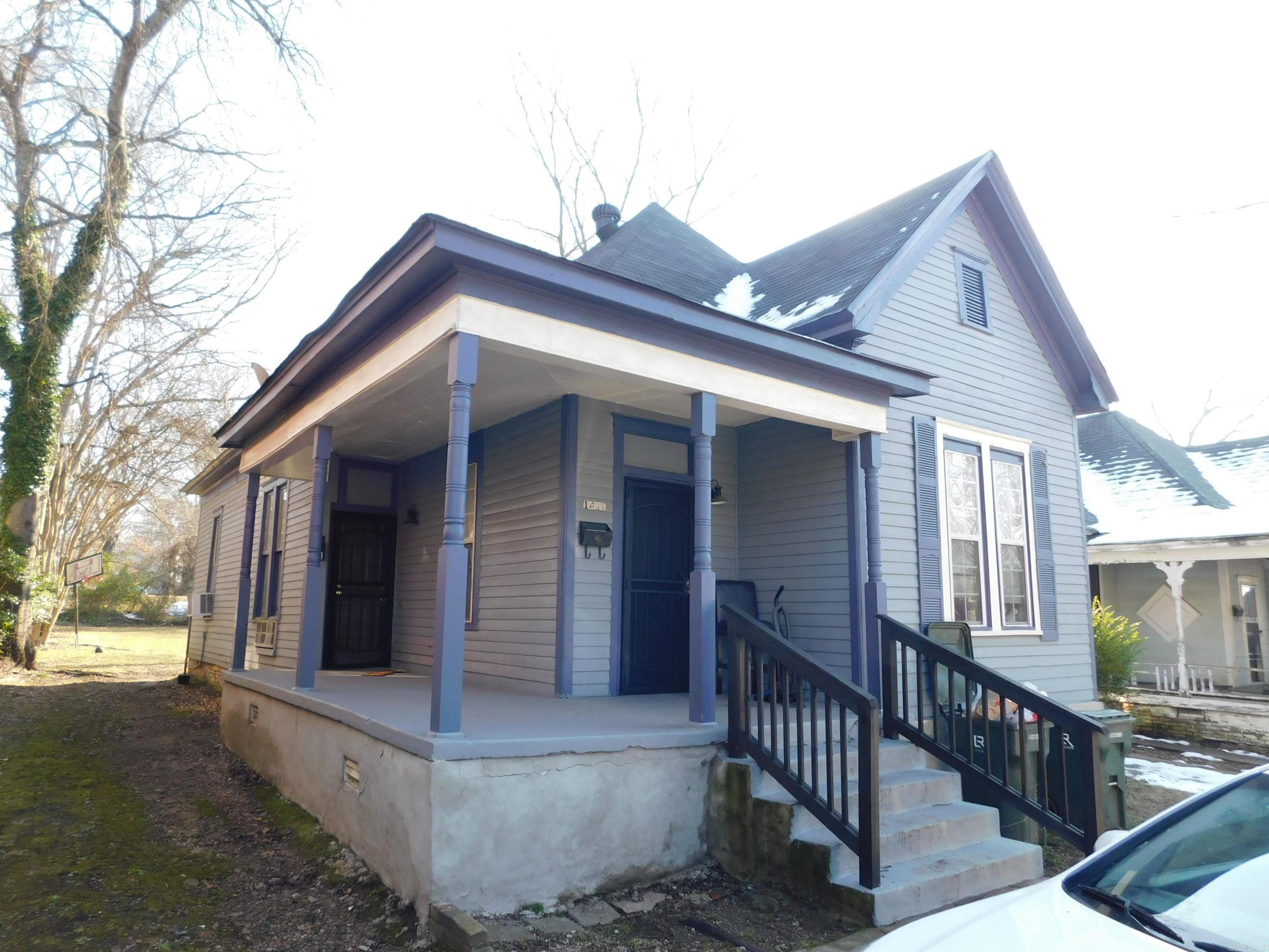 Great duplex in Little Rock Central High area. Recent exterior paint and roof one unit needs remodeling, but this is a contributing structure in the neighborhood. The Arkansas Heritage Commission says it should be eligible for tax credits , so this is a great opportunity for an investor. More pictures will be added soon.