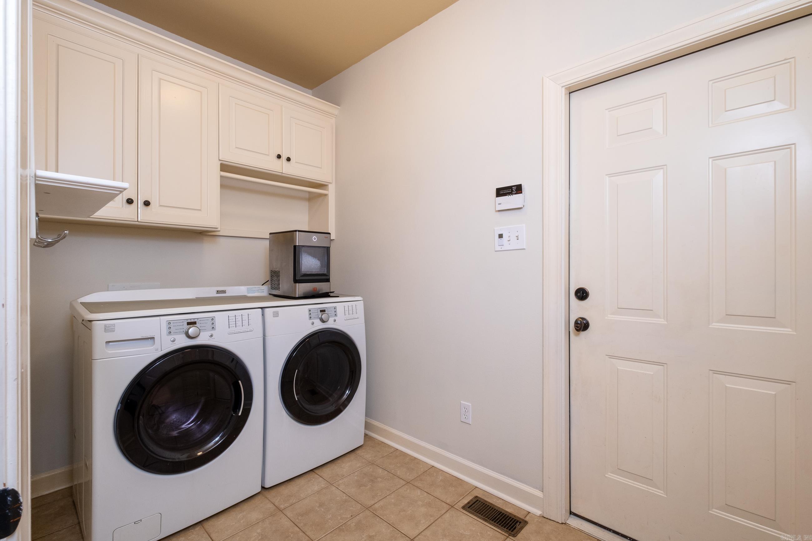 MILLERS CROSSING - Residential