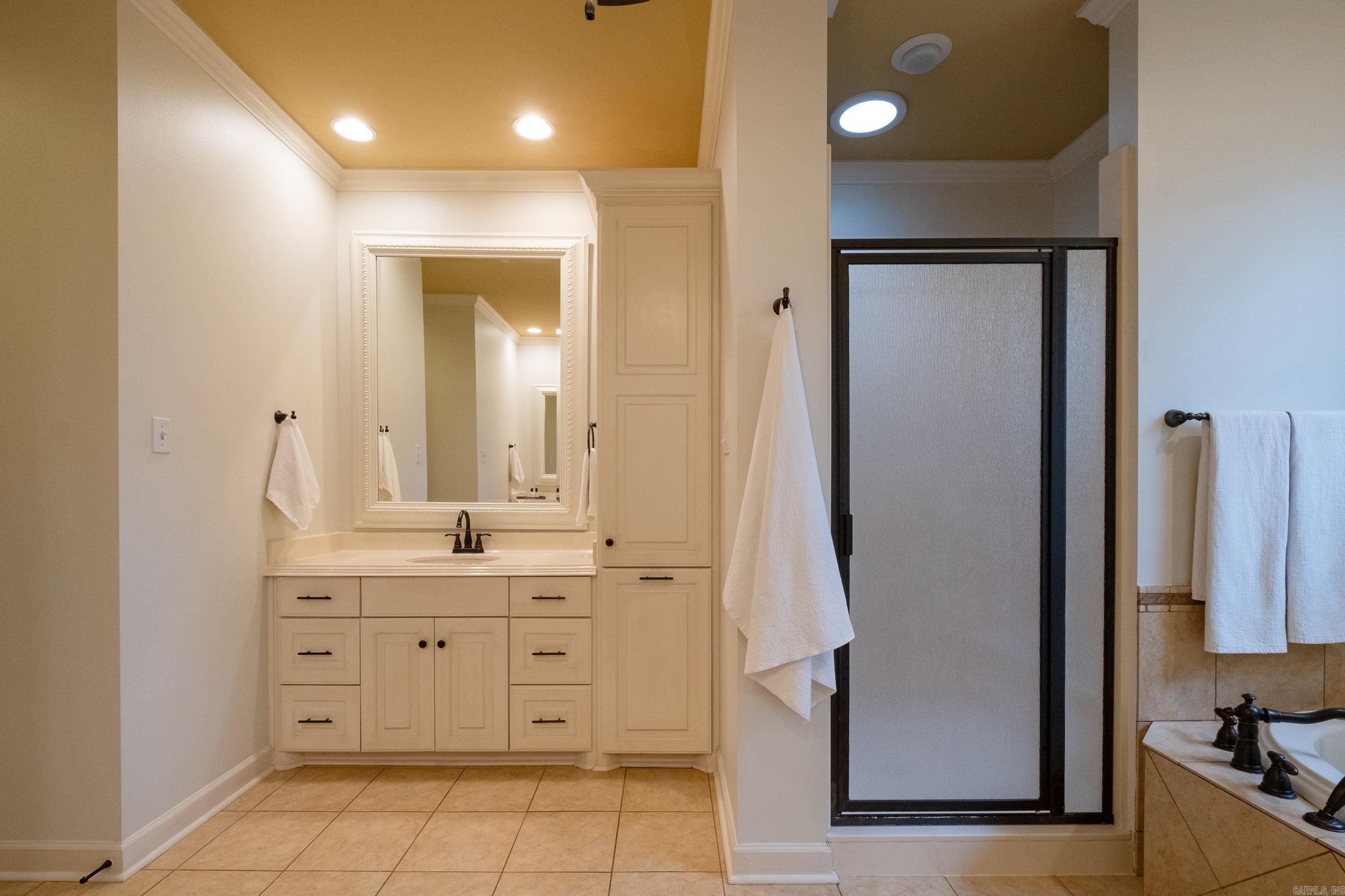 MILLERS CROSSING - Residential