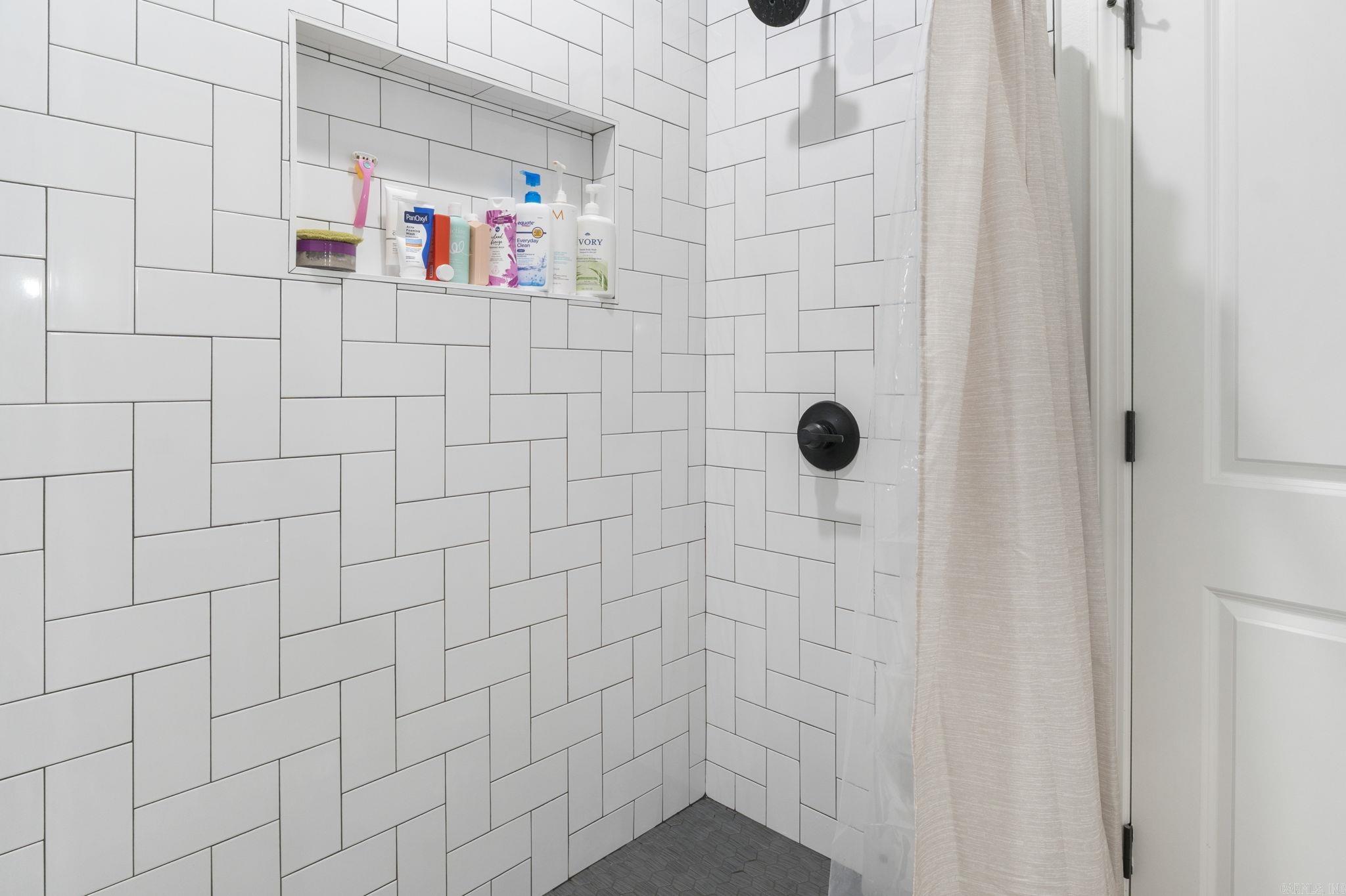 NORTHSHORE RIDGE - Residential