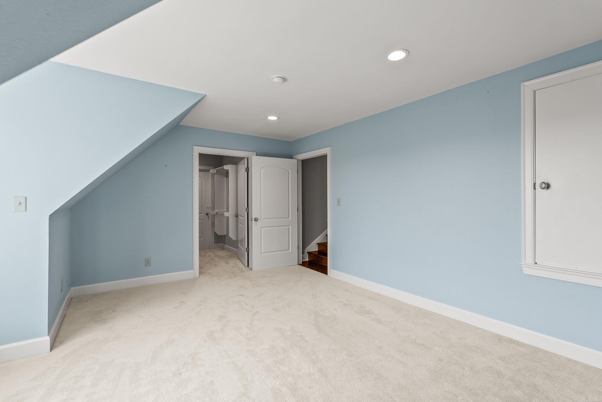 WOODLANDS EDGE - Residential