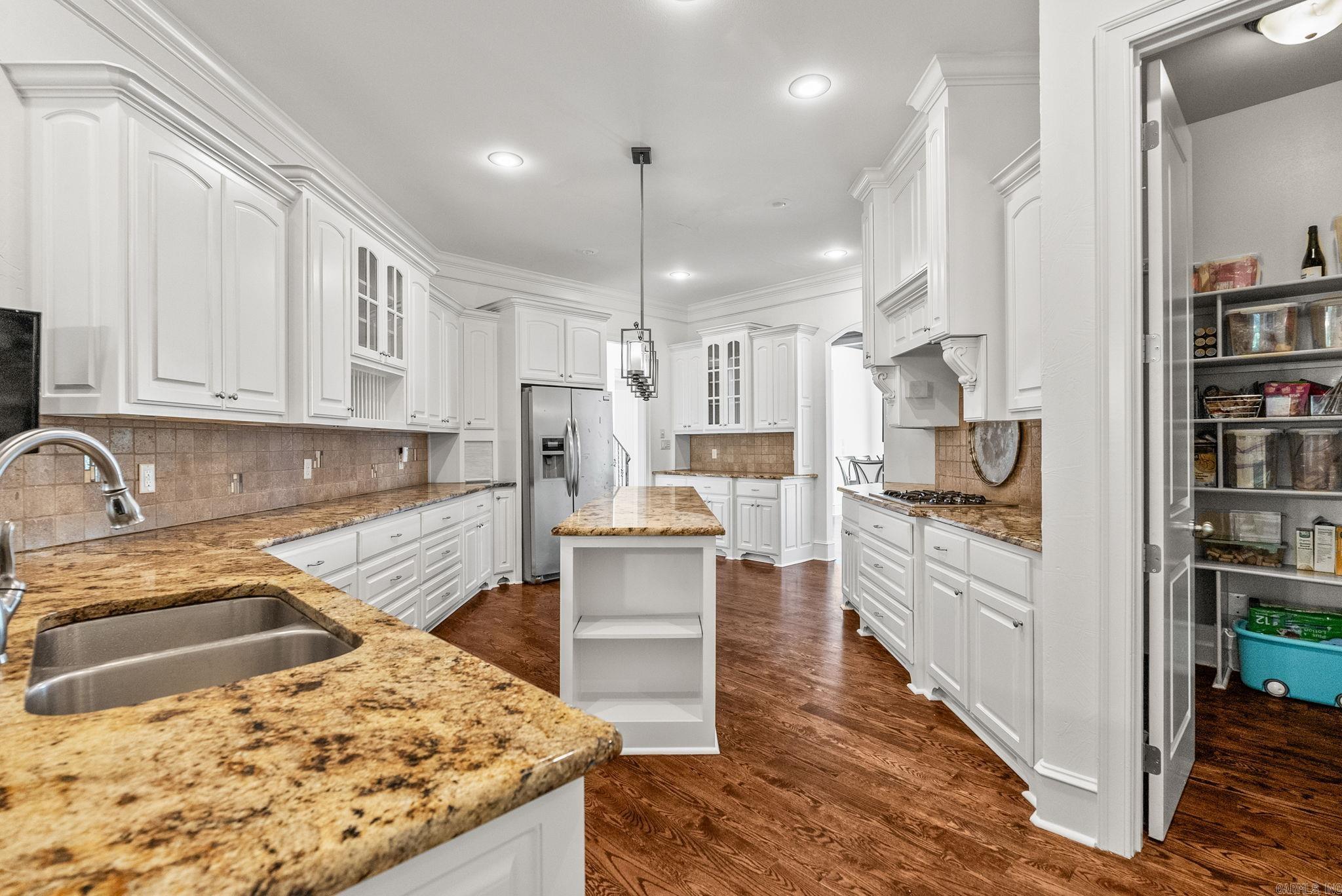 WOODLANDS EDGE - Residential