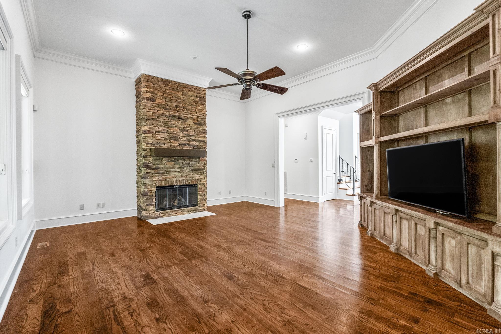 WOODLANDS EDGE - Residential